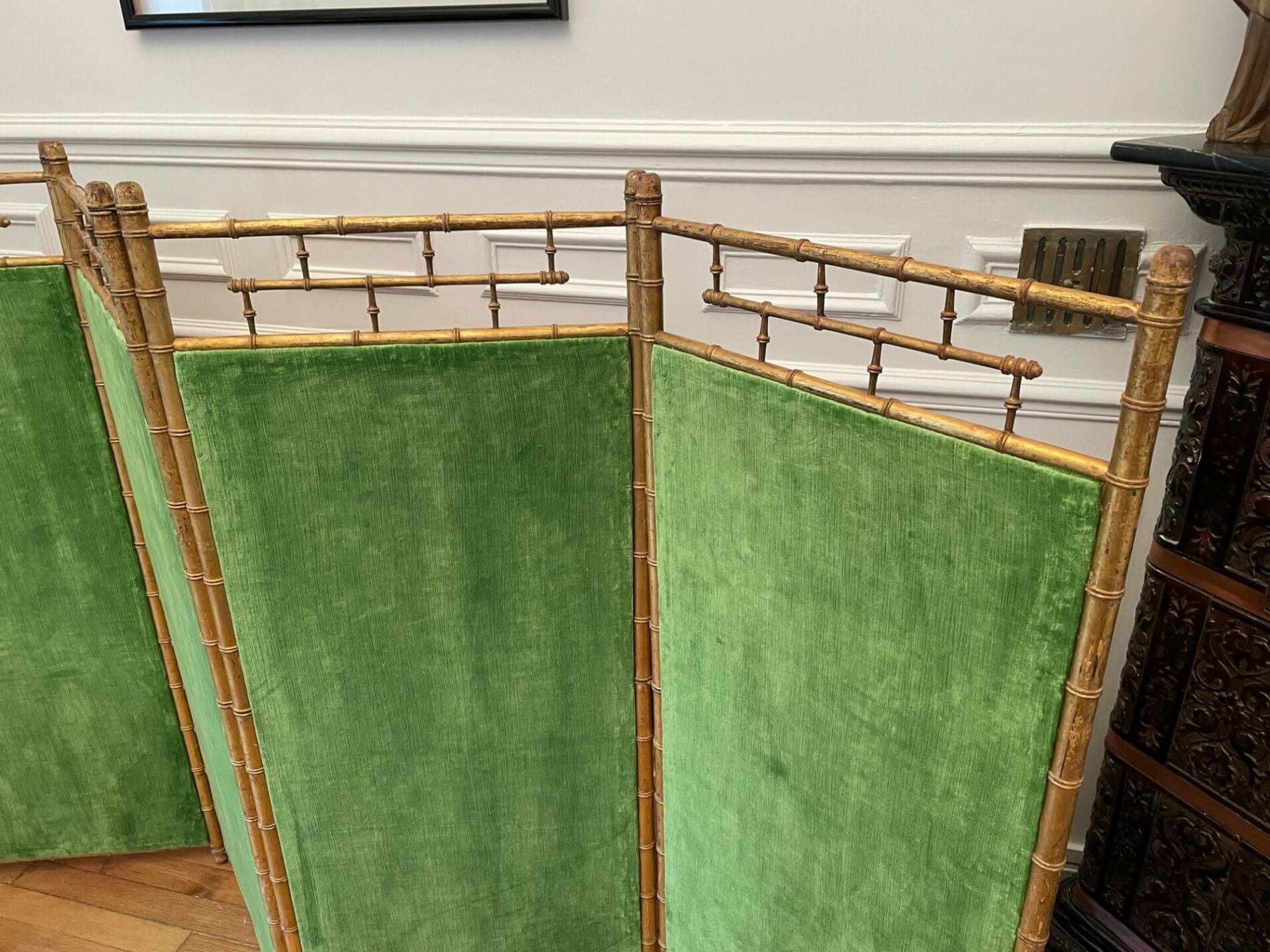 Rare Paravent Napoléon III en Bois Doré – Madeleine Castaing (19ème Siècle)