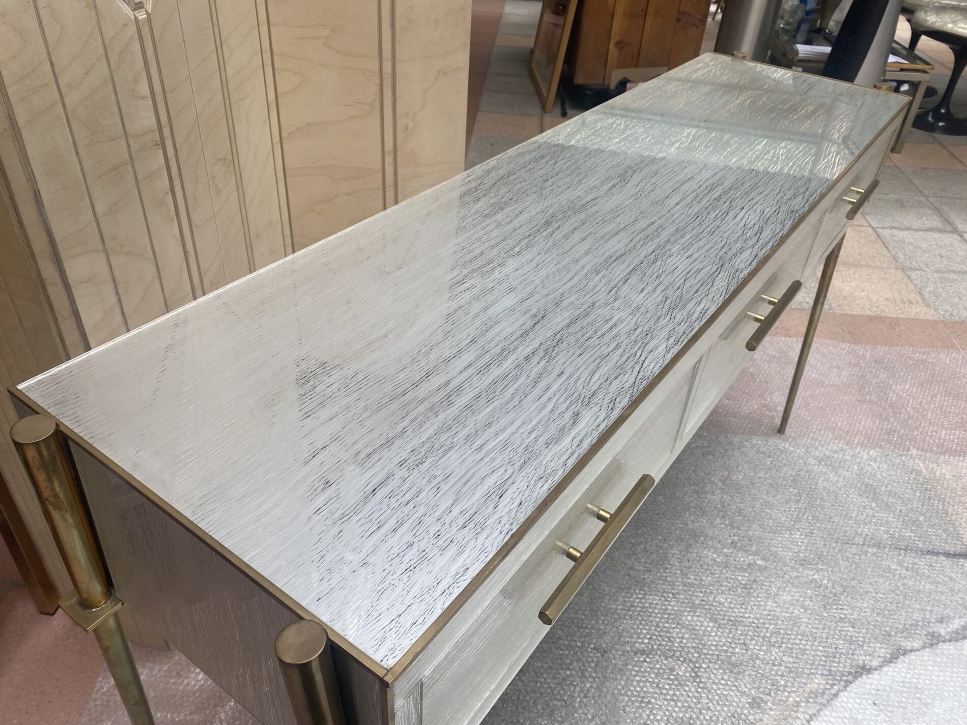 Console Vintage 1970 – Résine et Laiton