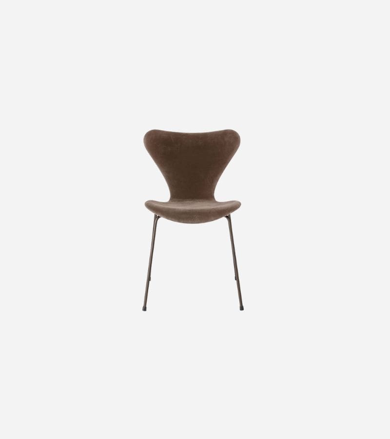 Chaises Série 7 par Arne Jacobsen – Occasion neuves – Édition Luxueuse en Velours par Fritz Hansen