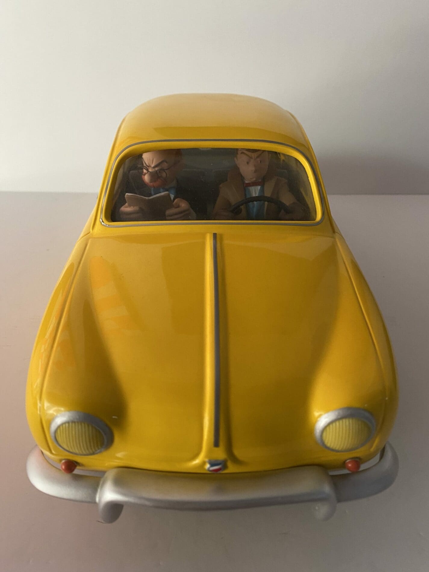 Gil Jourdan / Guus Slim – Voiture Aroutcheff ARTI01J – Renault Dauphine jaune