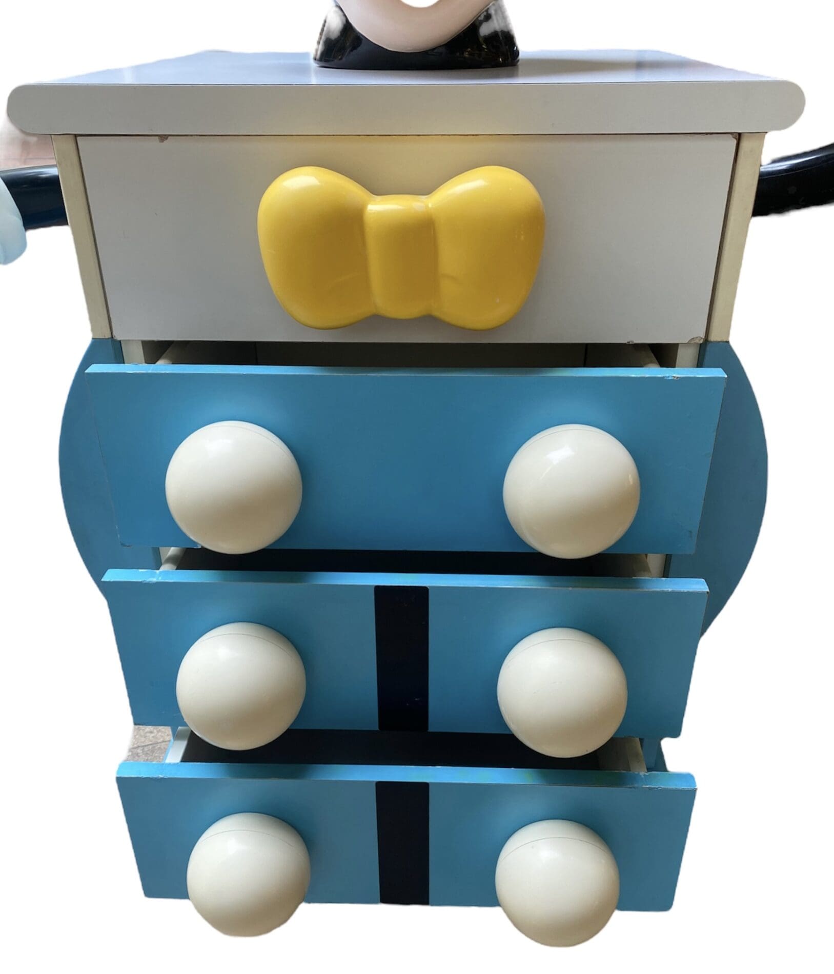 Fonctionnelle et décorative : la commode « Mickey Mouse » de Pierre Colleu