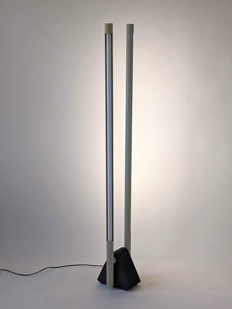 Lampadaire ‘Sistema Flu’ par Rodolfo Bonetto – Un Icône du Design Italien
