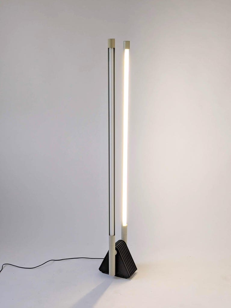 Lampadaire ‘Sistema Flu’ par Rodolfo Bonetto – Un Icône du Design Italien