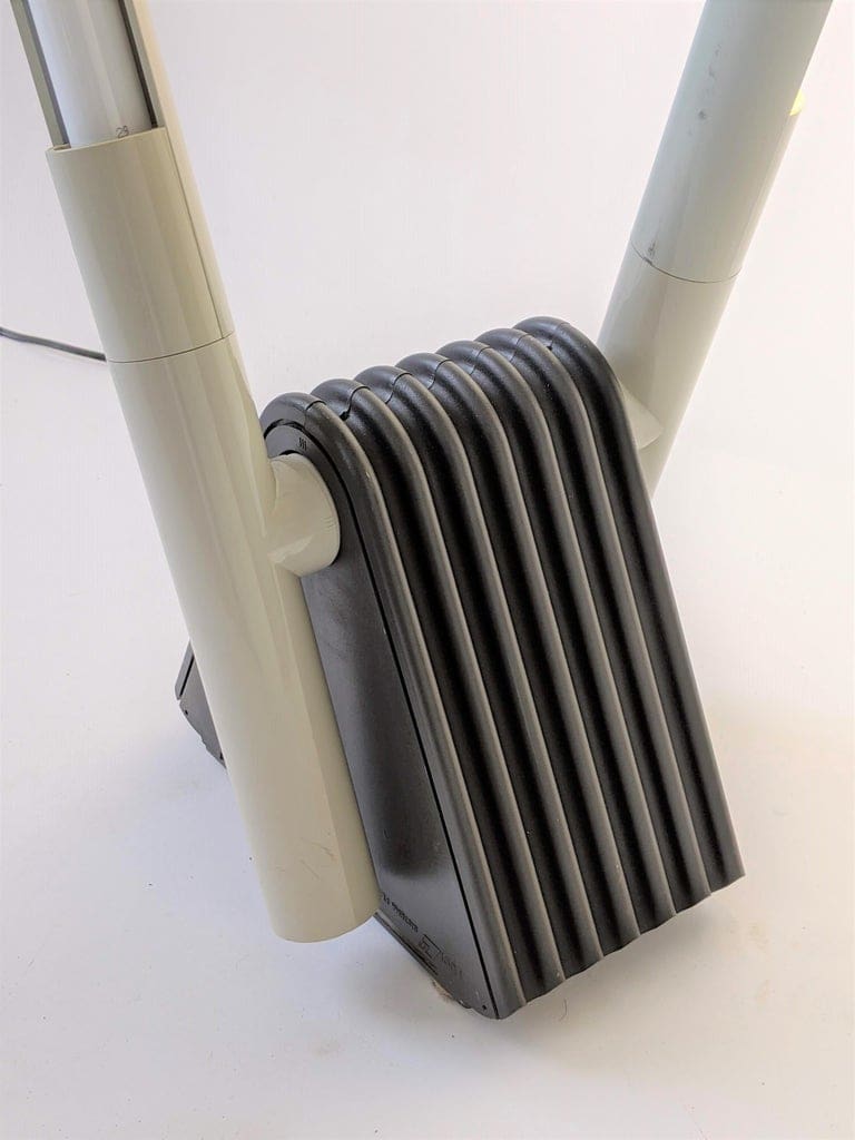 Lampadaire ‘Sistema Flu’ par Rodolfo Bonetto – Un Icône du Design Italien