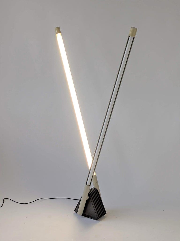 Lampadaire ‘Sistema Flu’ par Rodolfo Bonetto – Un Icône du Design Italien