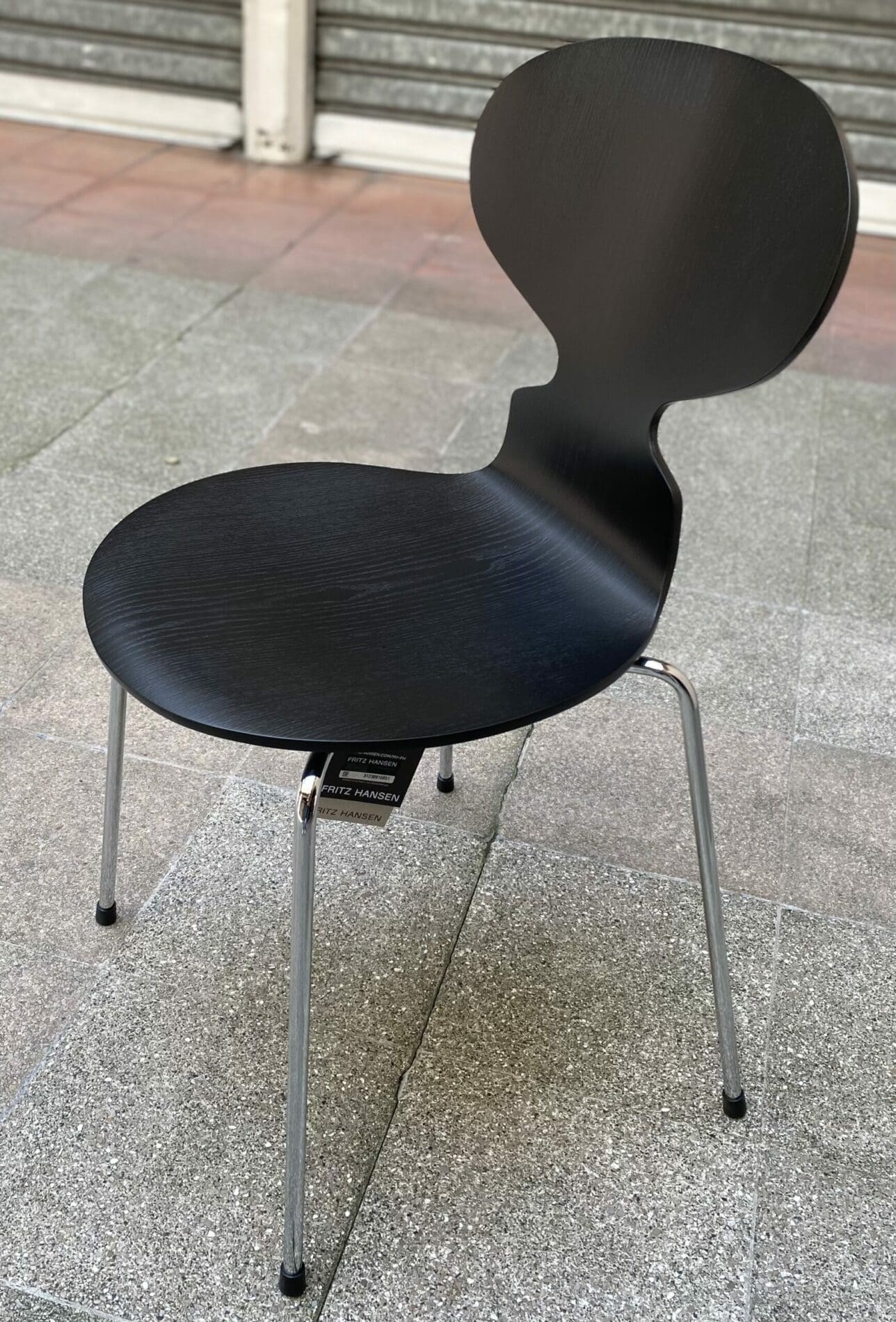 Paire de Chaises Fourmi™ de Fritz Hansen : Double Icône du Design Scandinave