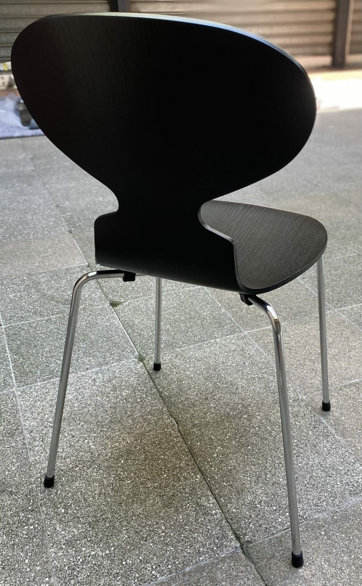 Paire de Chaises Fourmi™ de Fritz Hansen : Double Icône du Design Scandinave
