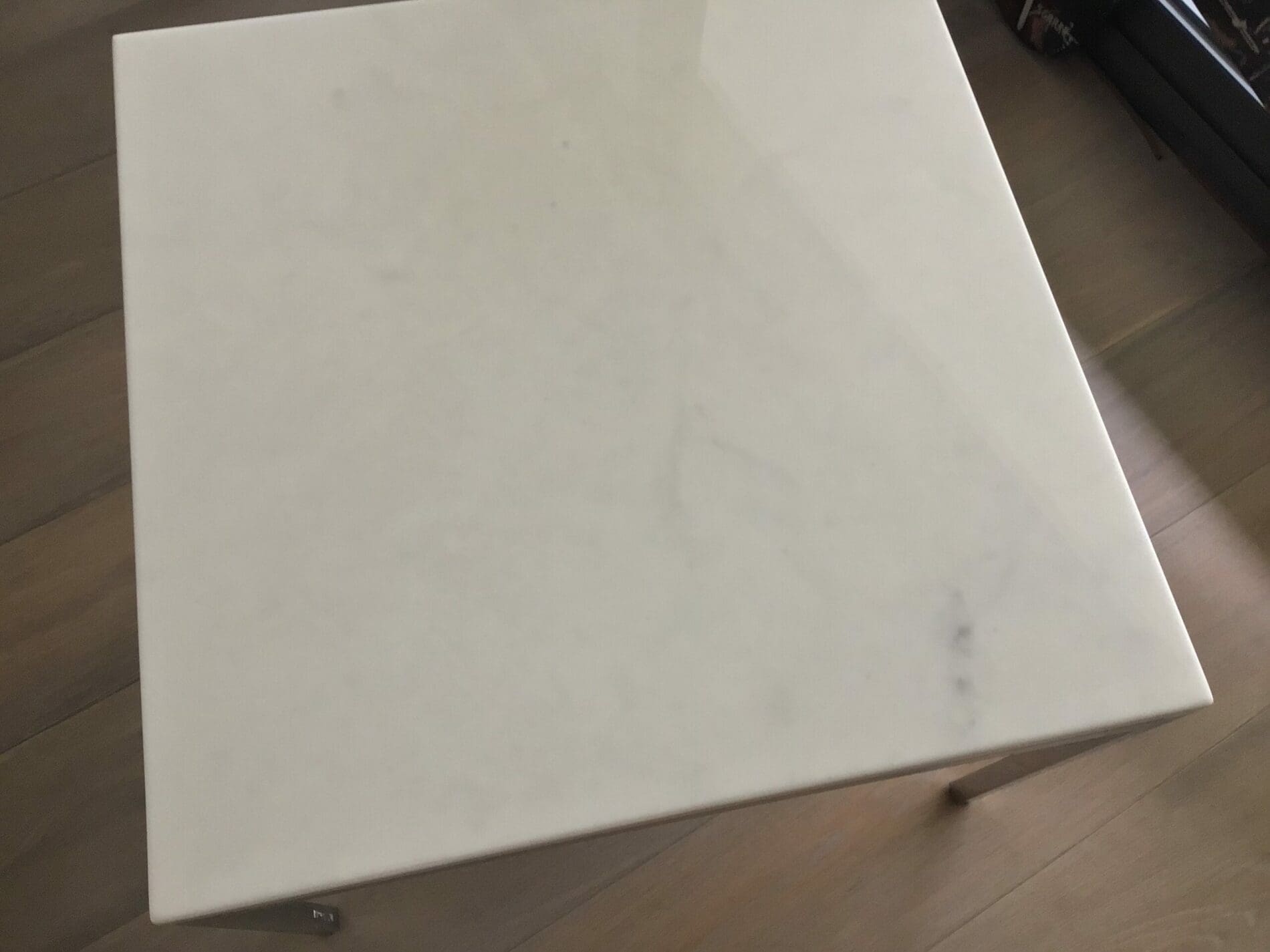 Tables Basses Florence Knoll en Acier Chromé et Marbre Blanc – 2012