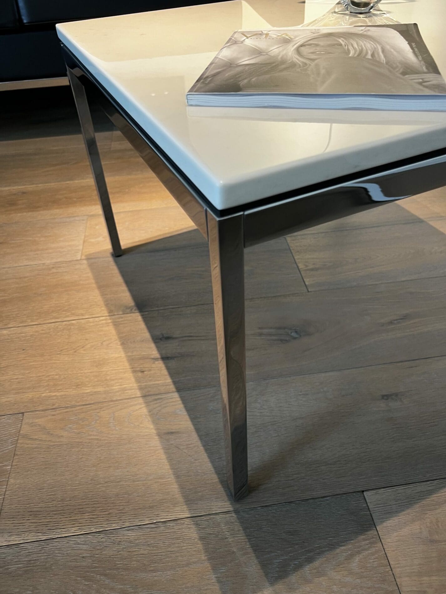 Tables Basses Florence Knoll en Acier Chromé et Marbre Blanc – 2012