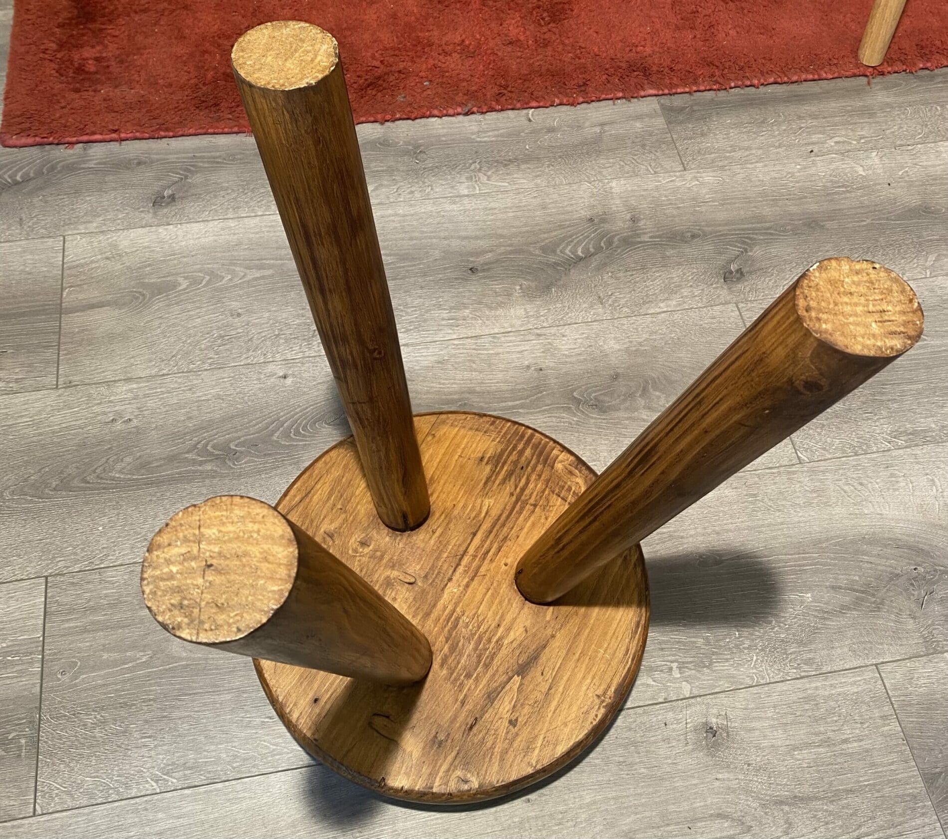 Tabouret Tripode en Pin par Charlotte Perriand – Les Arcs, Années 1960 (2)