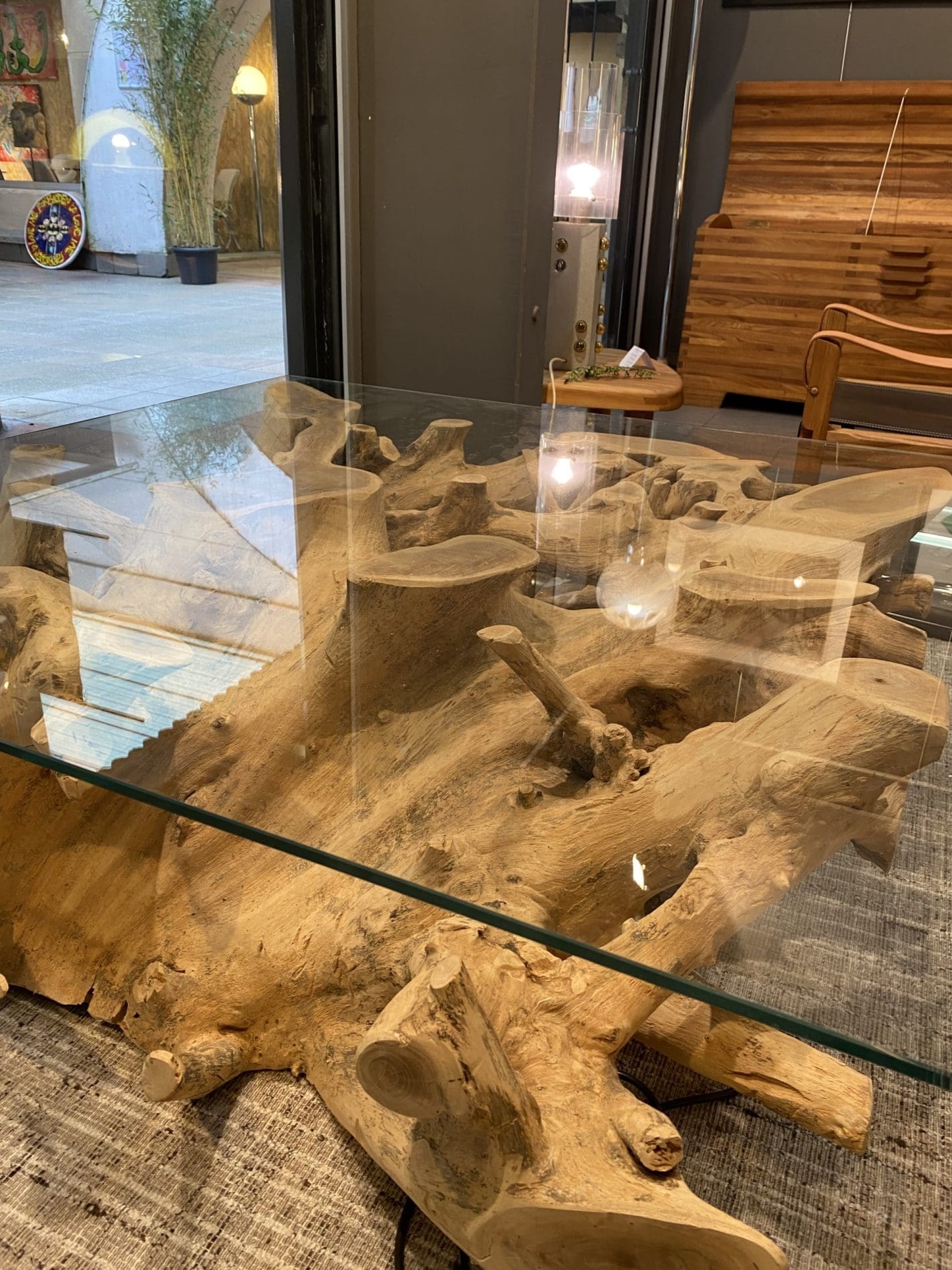 Table Basse en Teck Massif et Verre « Bali » Circa 1980