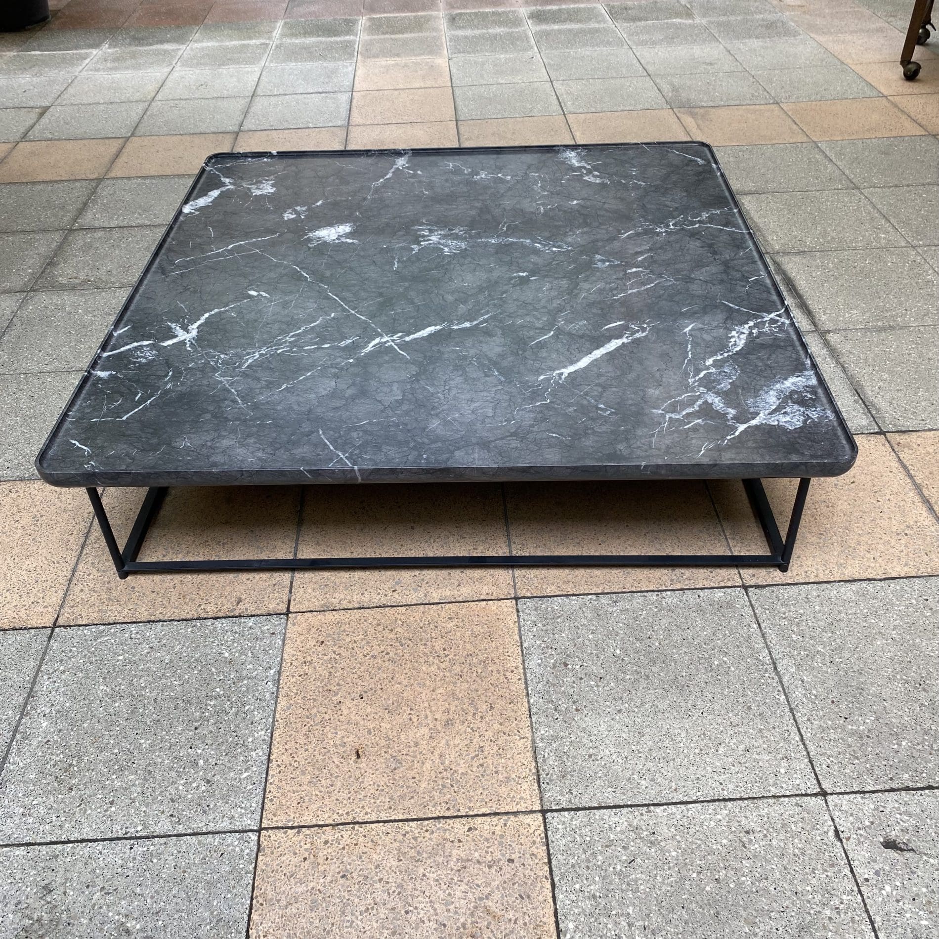 Table Basse TOREI en Marbre par Luca Nichetto – Cassina 2023