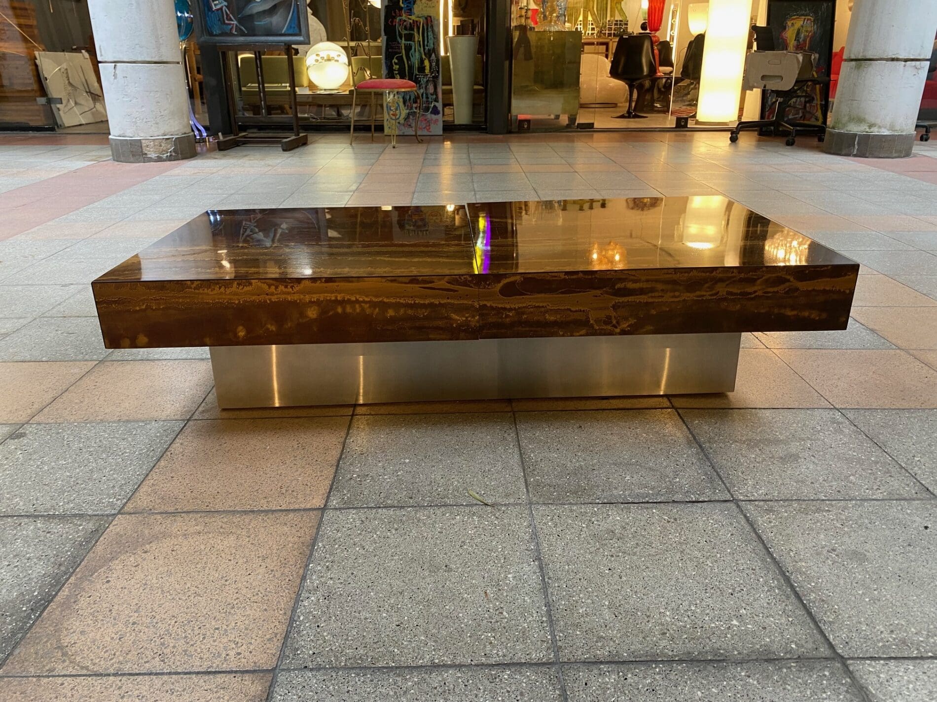 Table basse  Eruption Solaire – Guy Lefèvre Roche Bobois