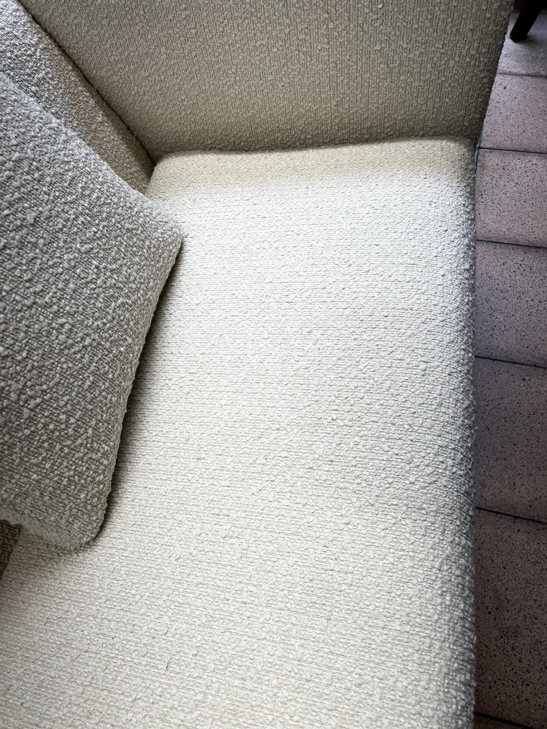 Canapé Pierre Paulin modèle 442 en bouclette écrue – Icône du design des années 60