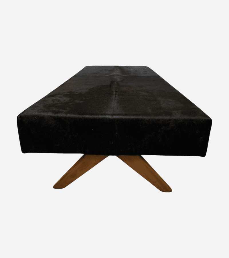Daybed Pierre Jeanneret en peau de vache noire – Élégance intemporelle du design moderniste