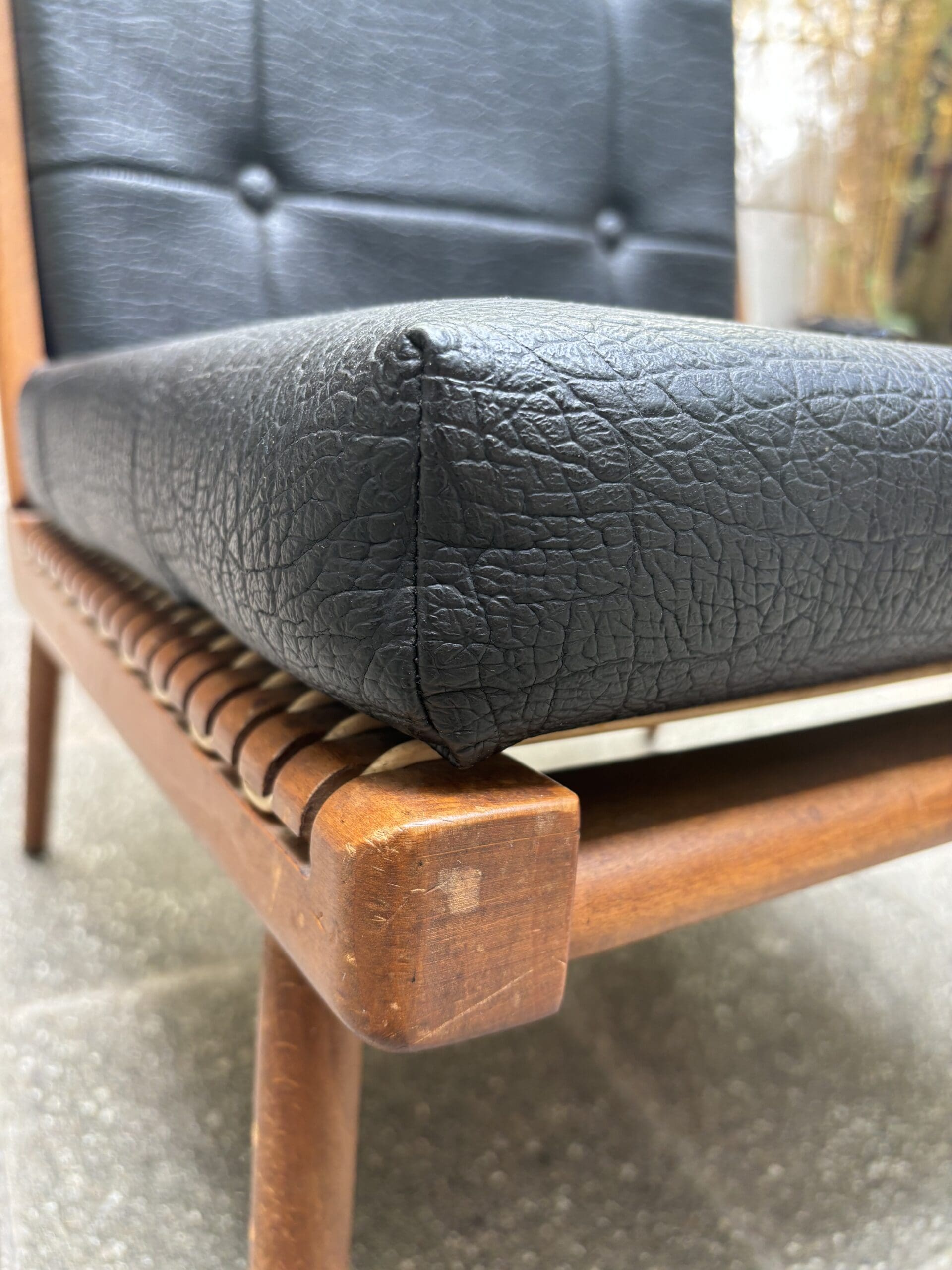 Fauteuil / Chauffeuse par Georges Tigien – Édition SIAM