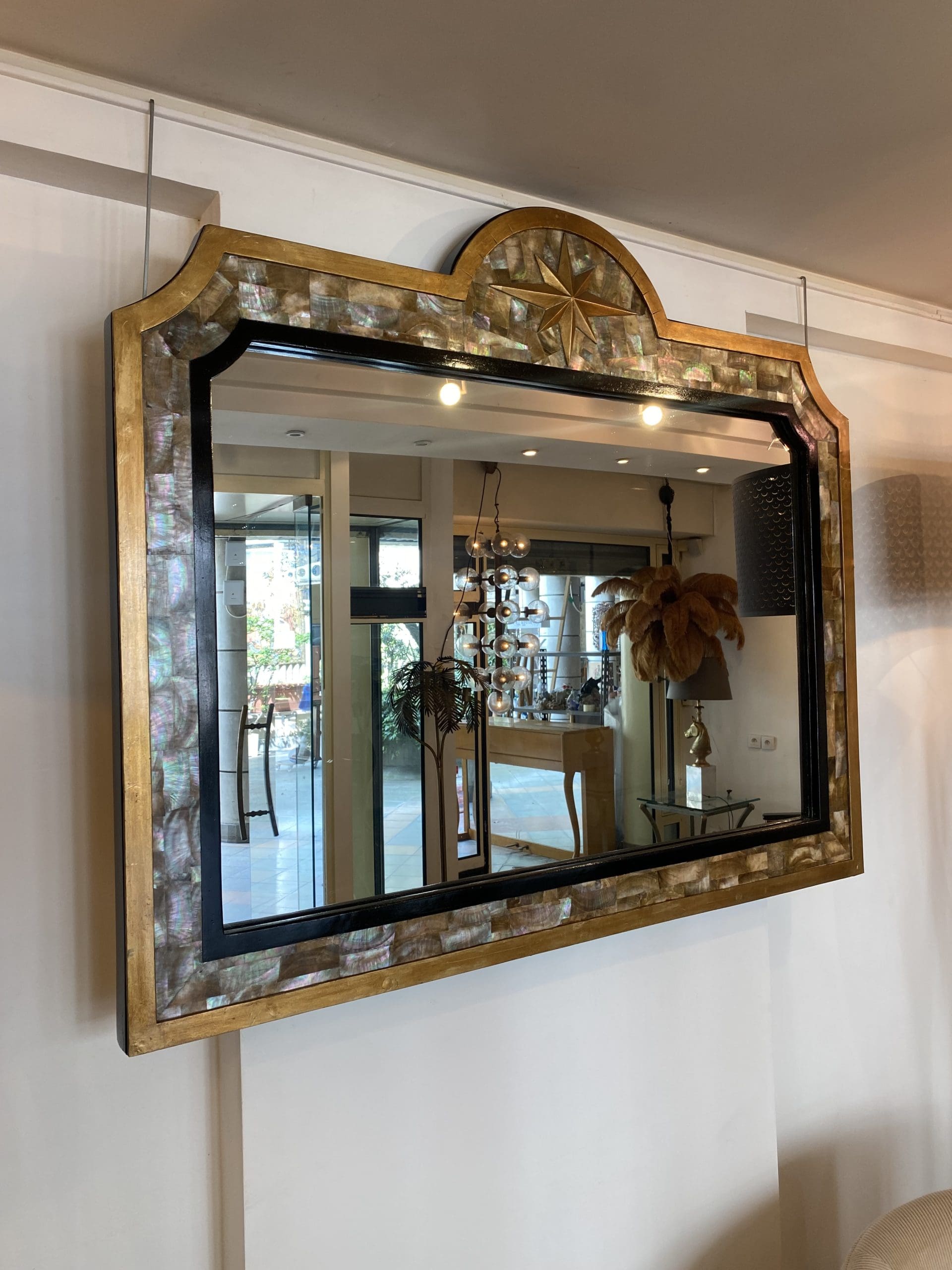 Miroir en Nacre de Tahiti avec Bois Doré et Verre
