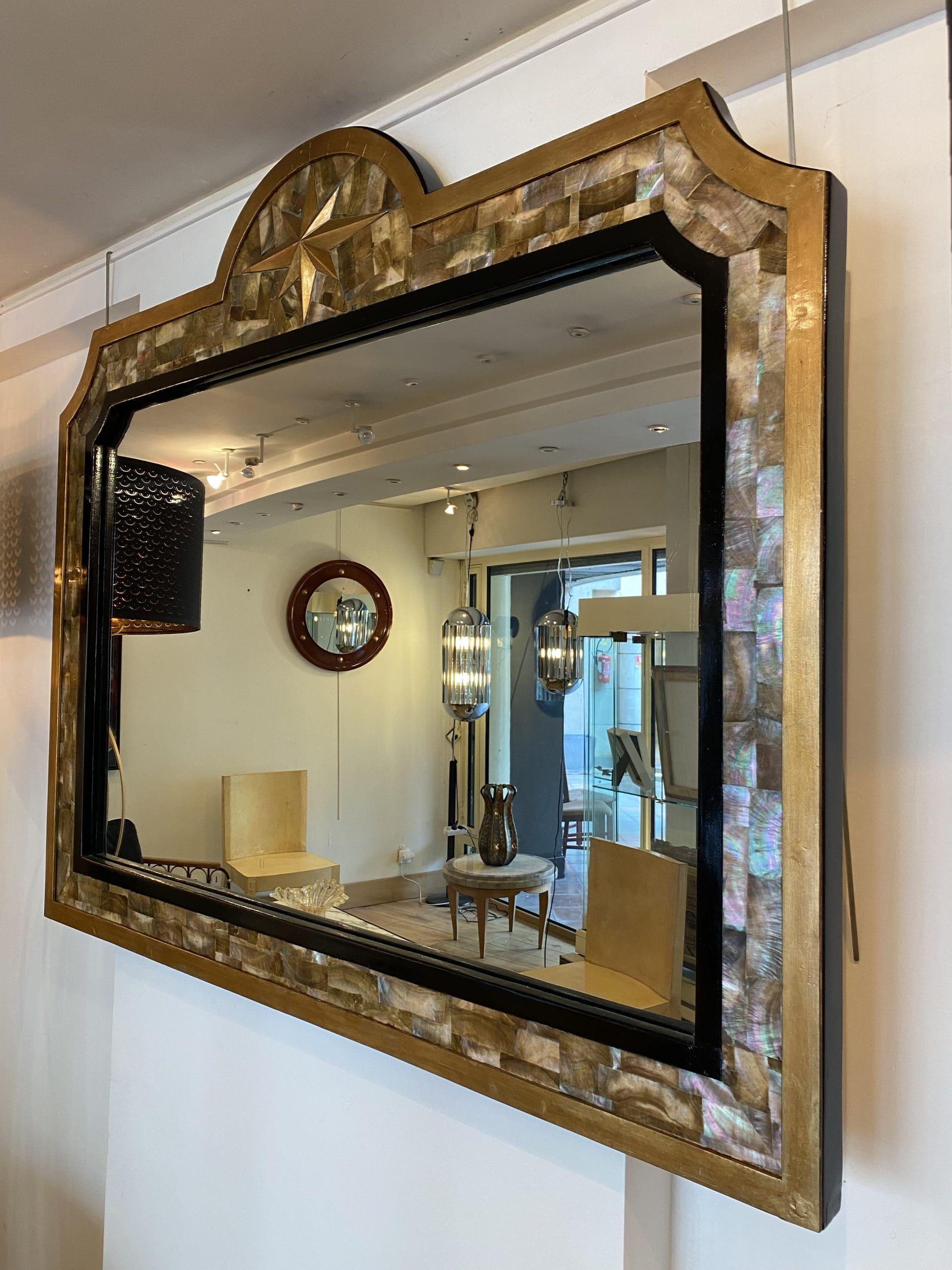 Miroir en Nacre de Tahiti avec Bois Doré et Verre