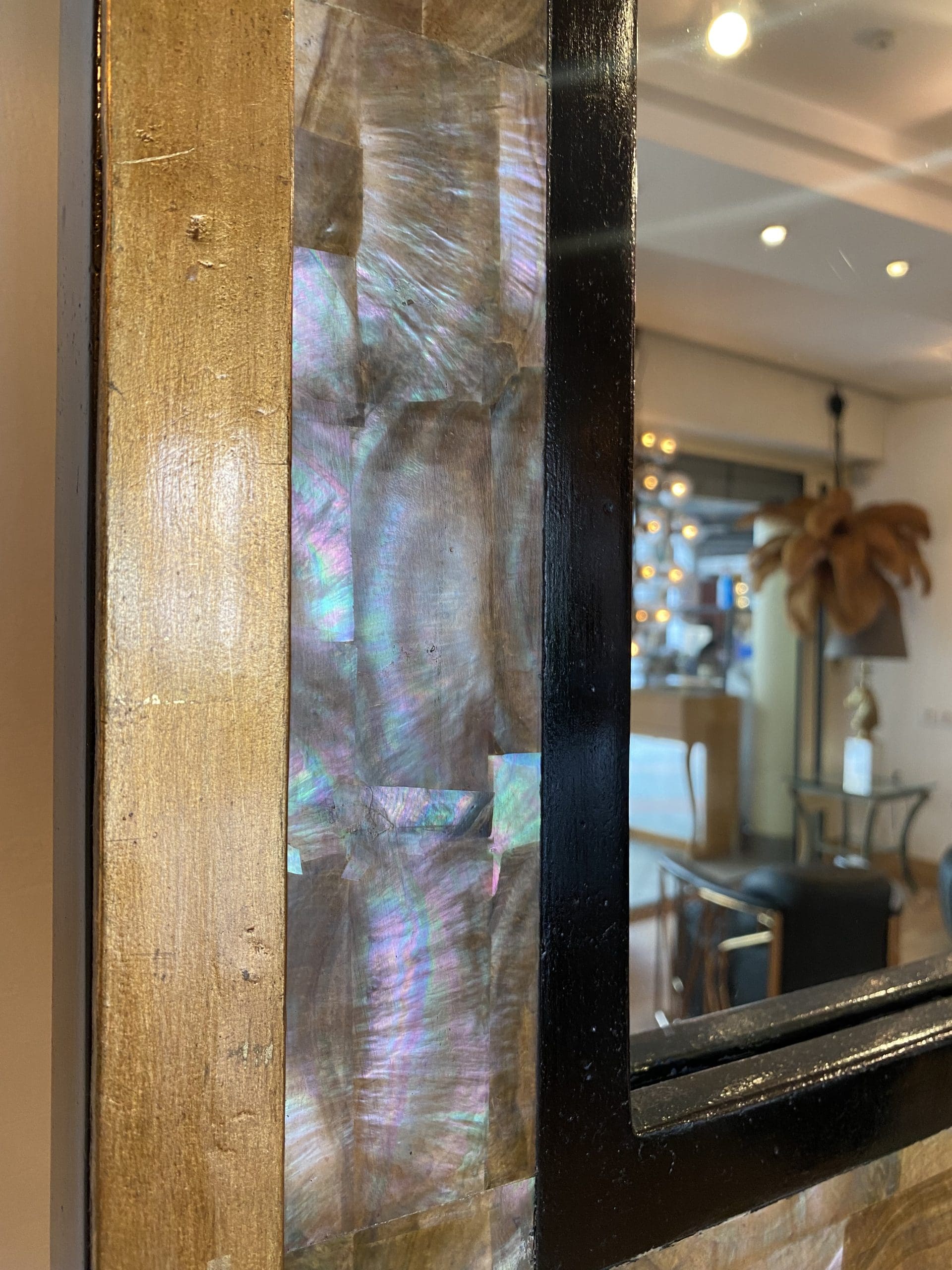 Miroir en Nacre de Tahiti avec Bois Doré et Verre