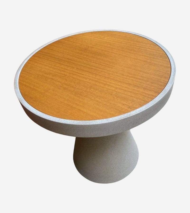 Table d’appoint Cône en Béton Fibré et Teck – Andrea Parisio