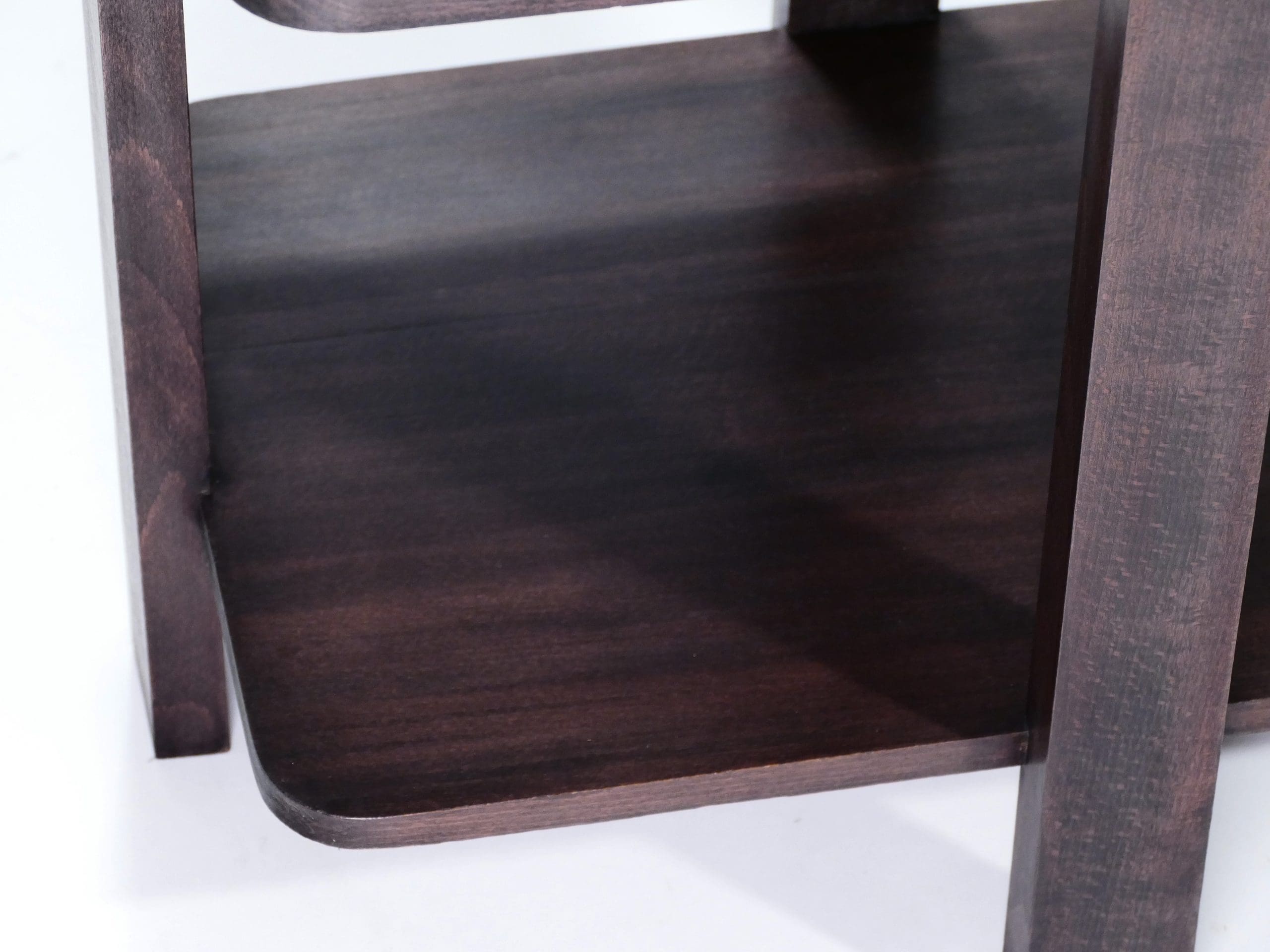 Table d’appoint moderniste en acajou des années 1940 – Art déco français