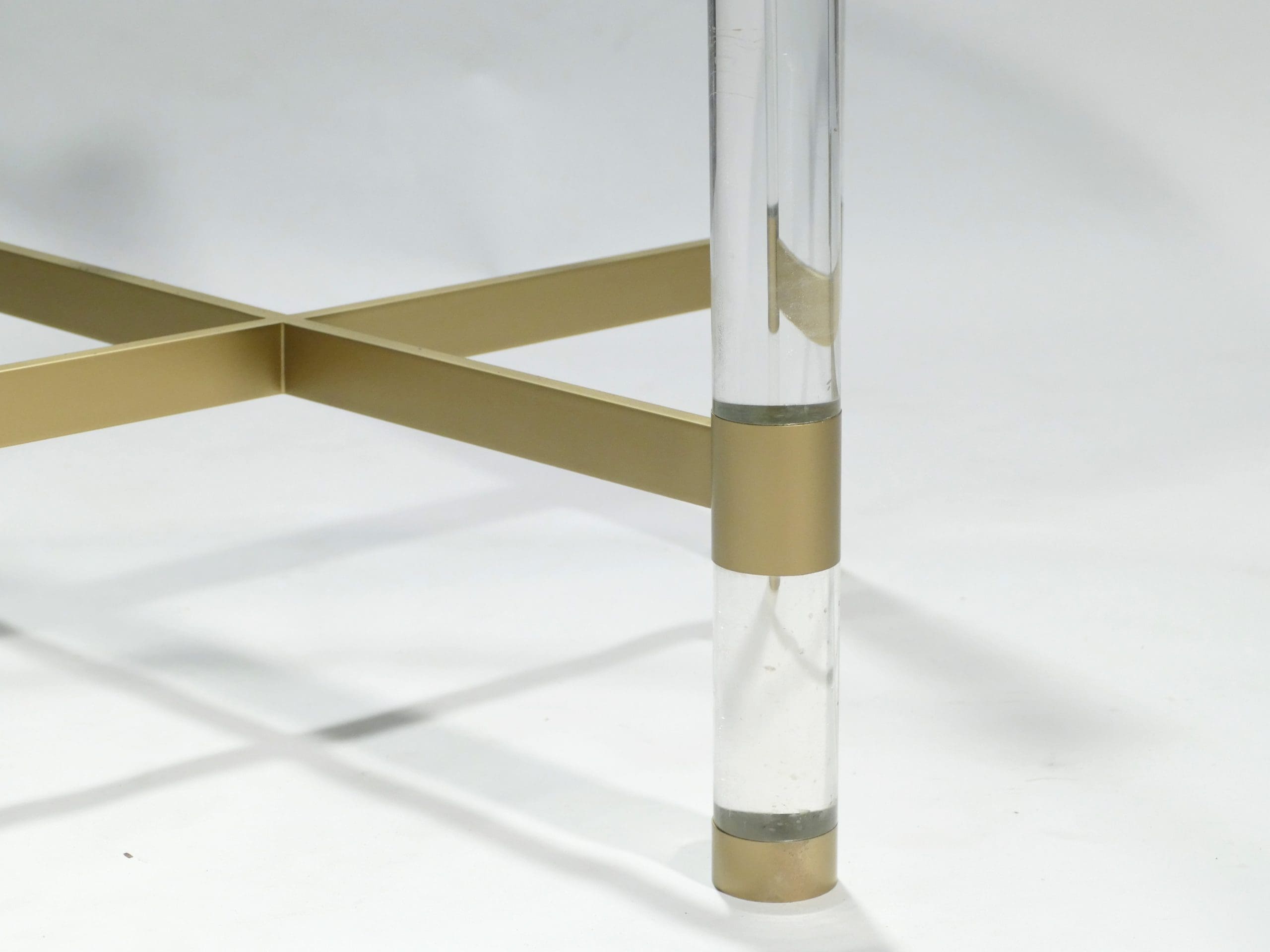 Table de salle à manger Sandro Petti en laiton et lucite pour Metalarte, années 1970