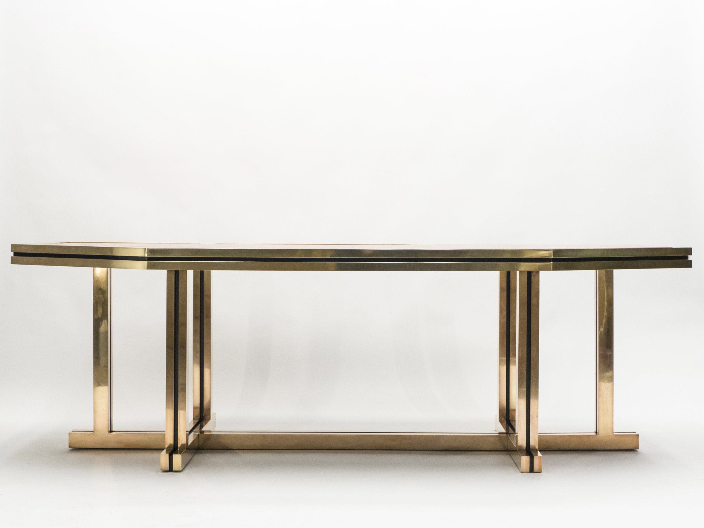 Table à Manger Maison Jansen en Laque Rouge et Laiton – Années 1970