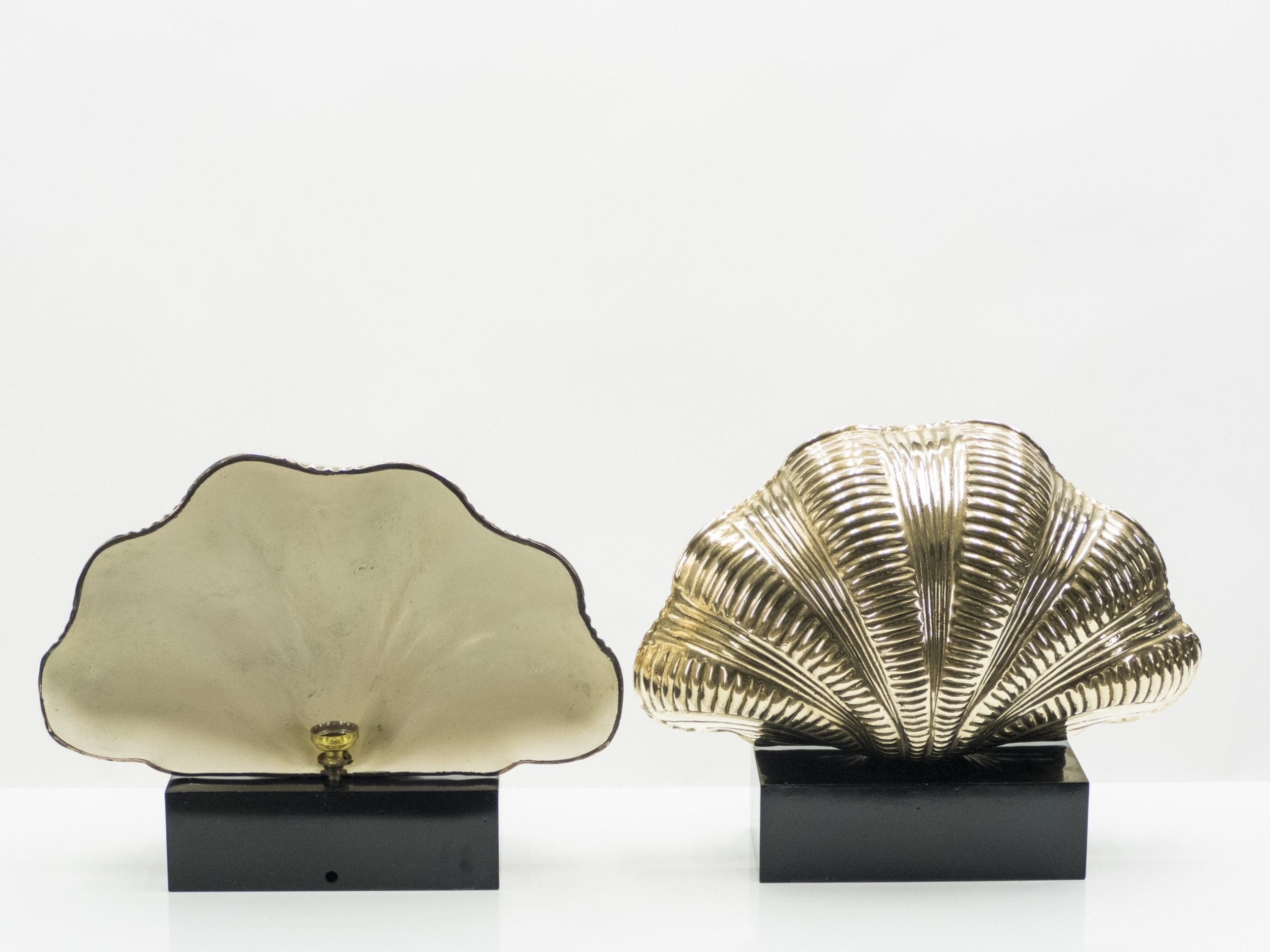 Paire de Lampes de Table Coquille en Laiton Massif des Années 1960