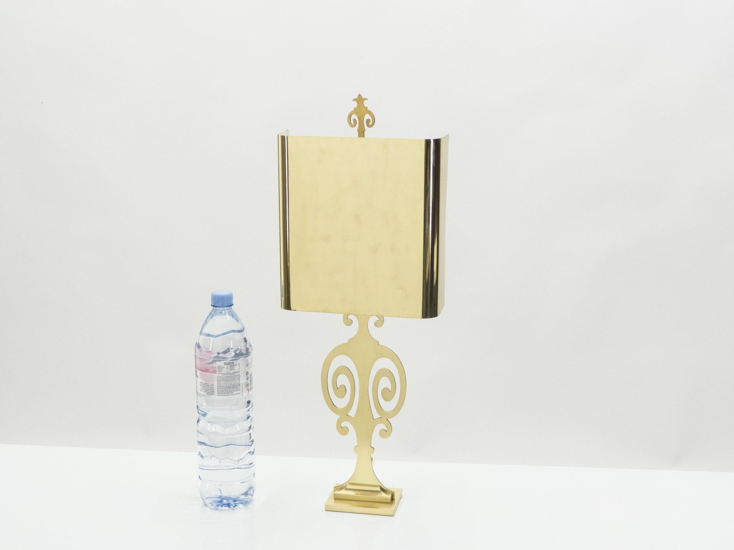 Lampe Néoclassique Maison Charles : Joyau en Laiton des Années 70