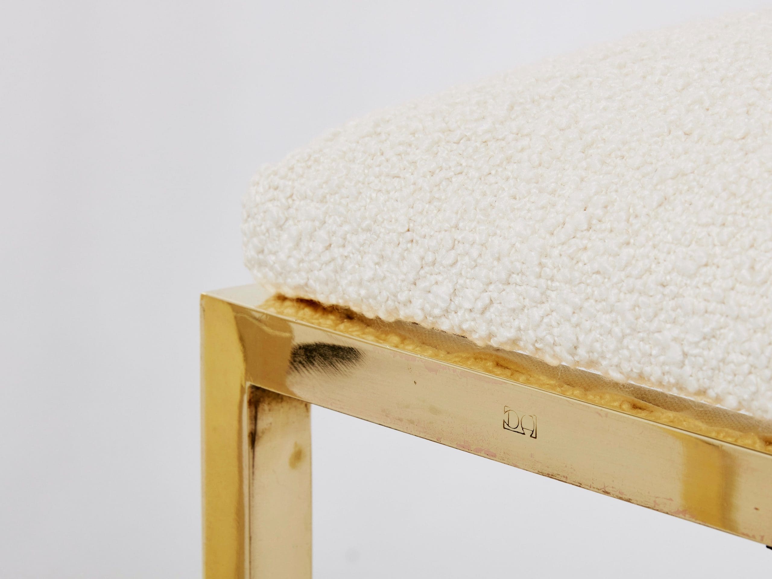 Paire de Chaises en Laiton Signées par Alain Delon pour Jean Charles – Années 1970