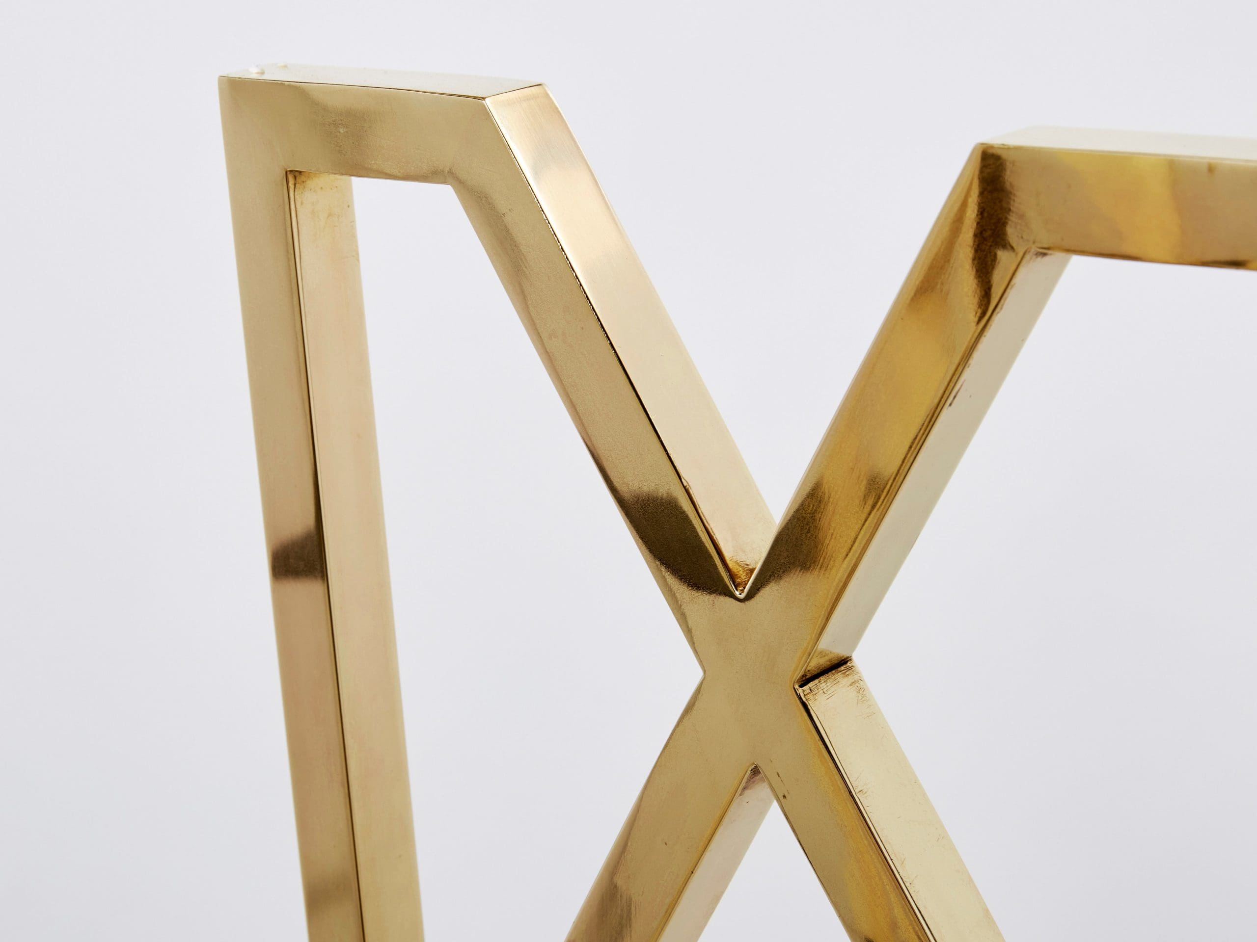 Paire de Chaises en Laiton Signées par Alain Delon pour Jean Charles – Années 1970