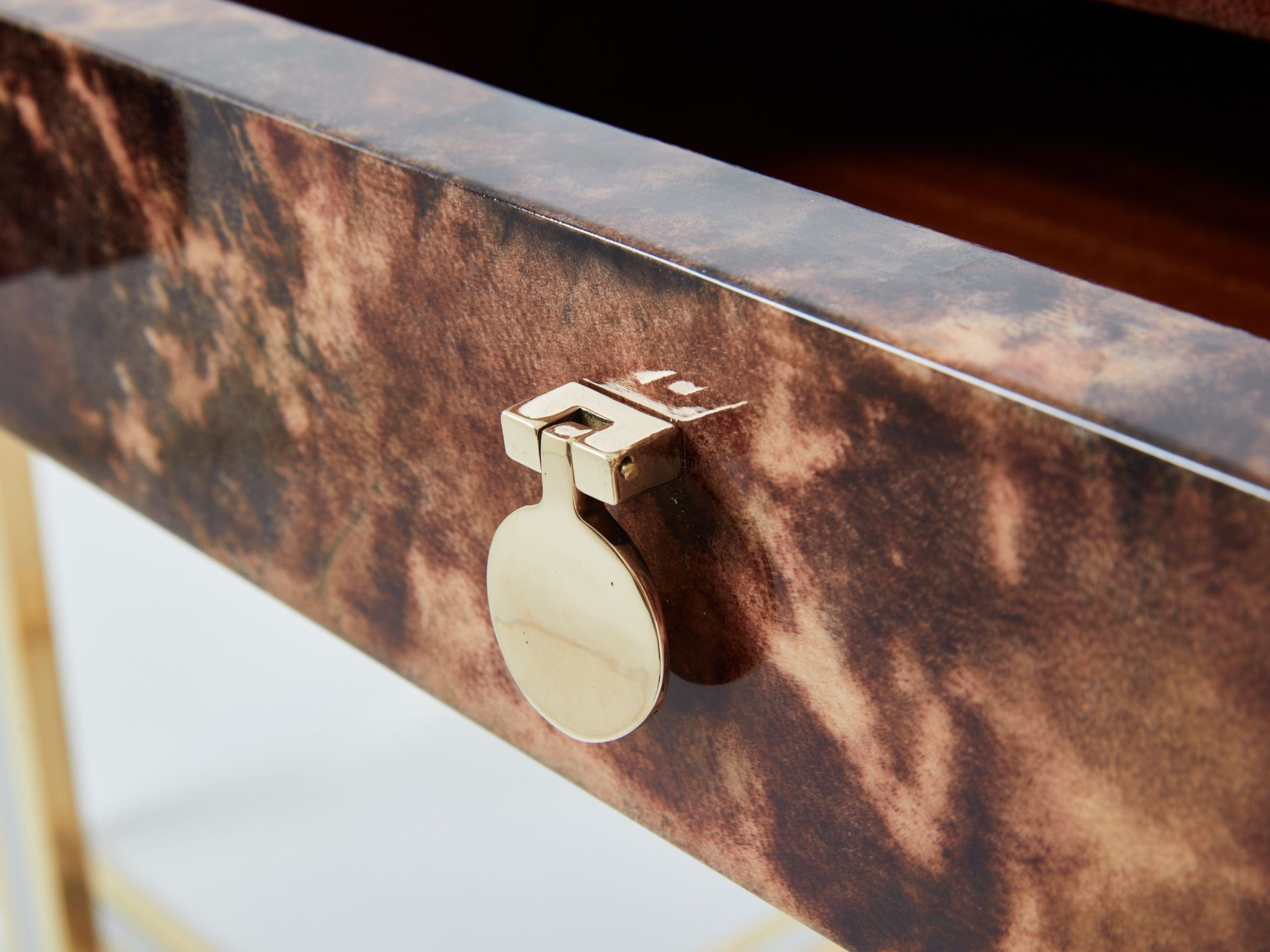 Bureau Aldo Tura en Peau de Chèvre Marron et Structure en Laiton et Chrome (1960s)