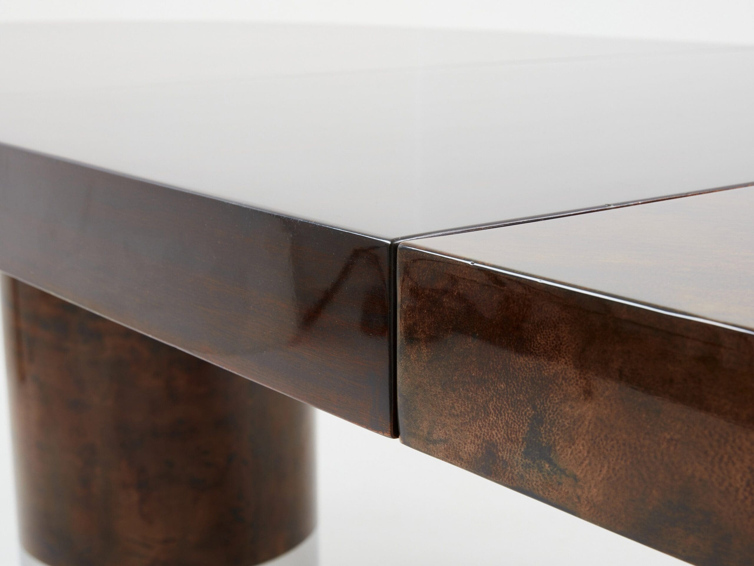 Table à Manger en Parchemin de Chèvre Laqué par Aldo Tura, Années 1960