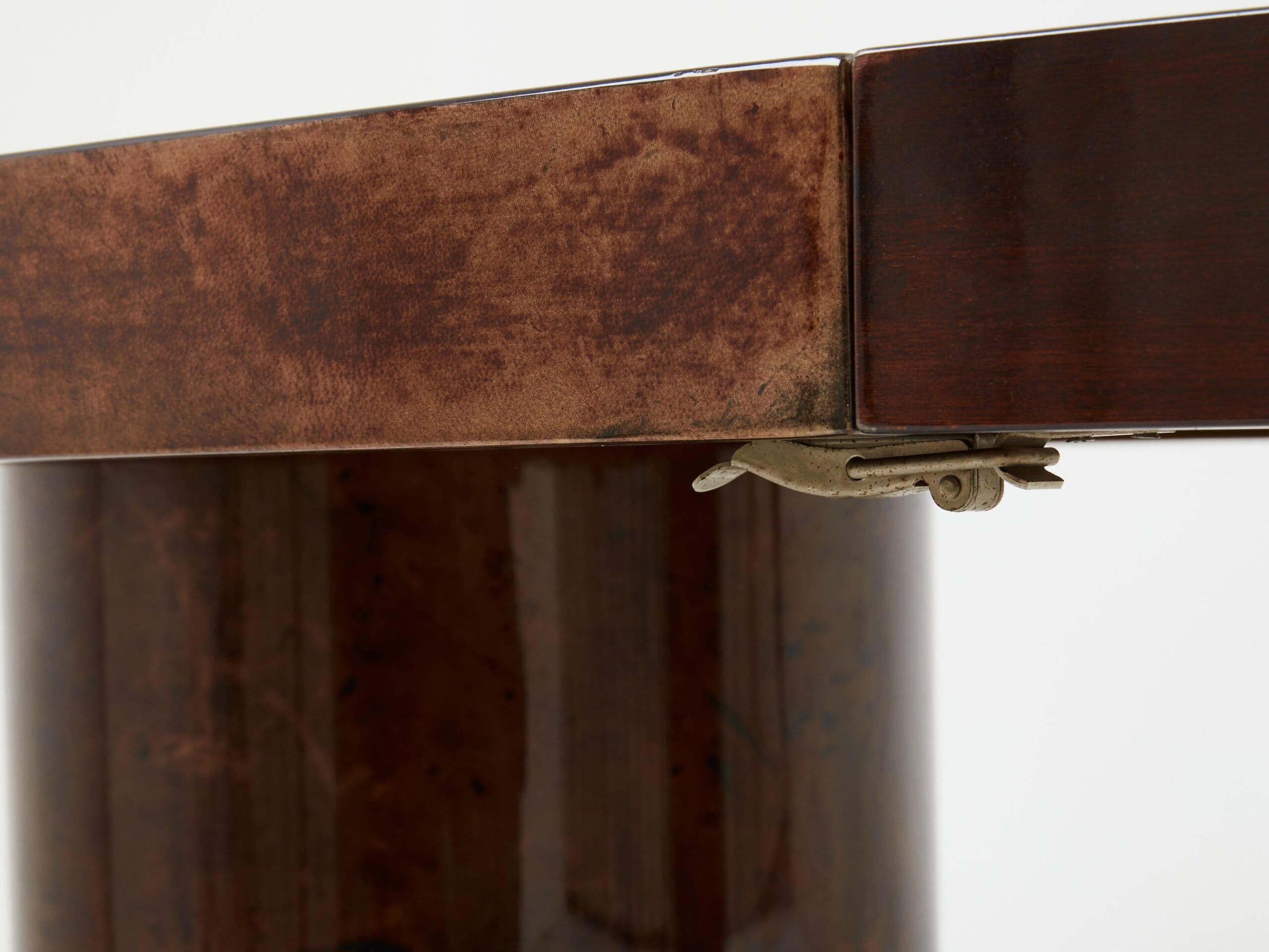 Table à Manger en Parchemin de Chèvre Laqué par Aldo Tura, Années 1960