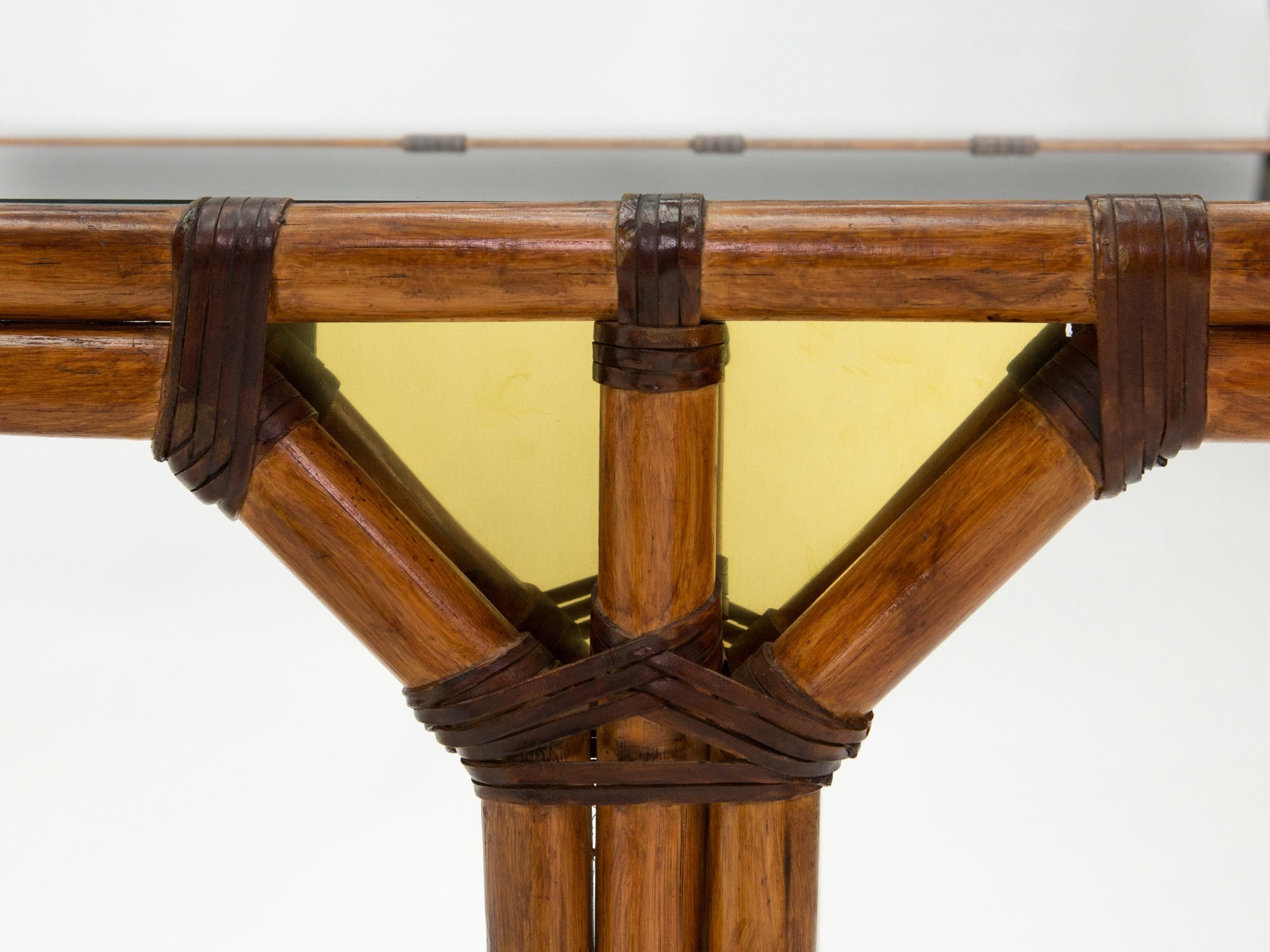Table Console en Bambou et Laiton avec Plateau en Verre Noir – Années 1970