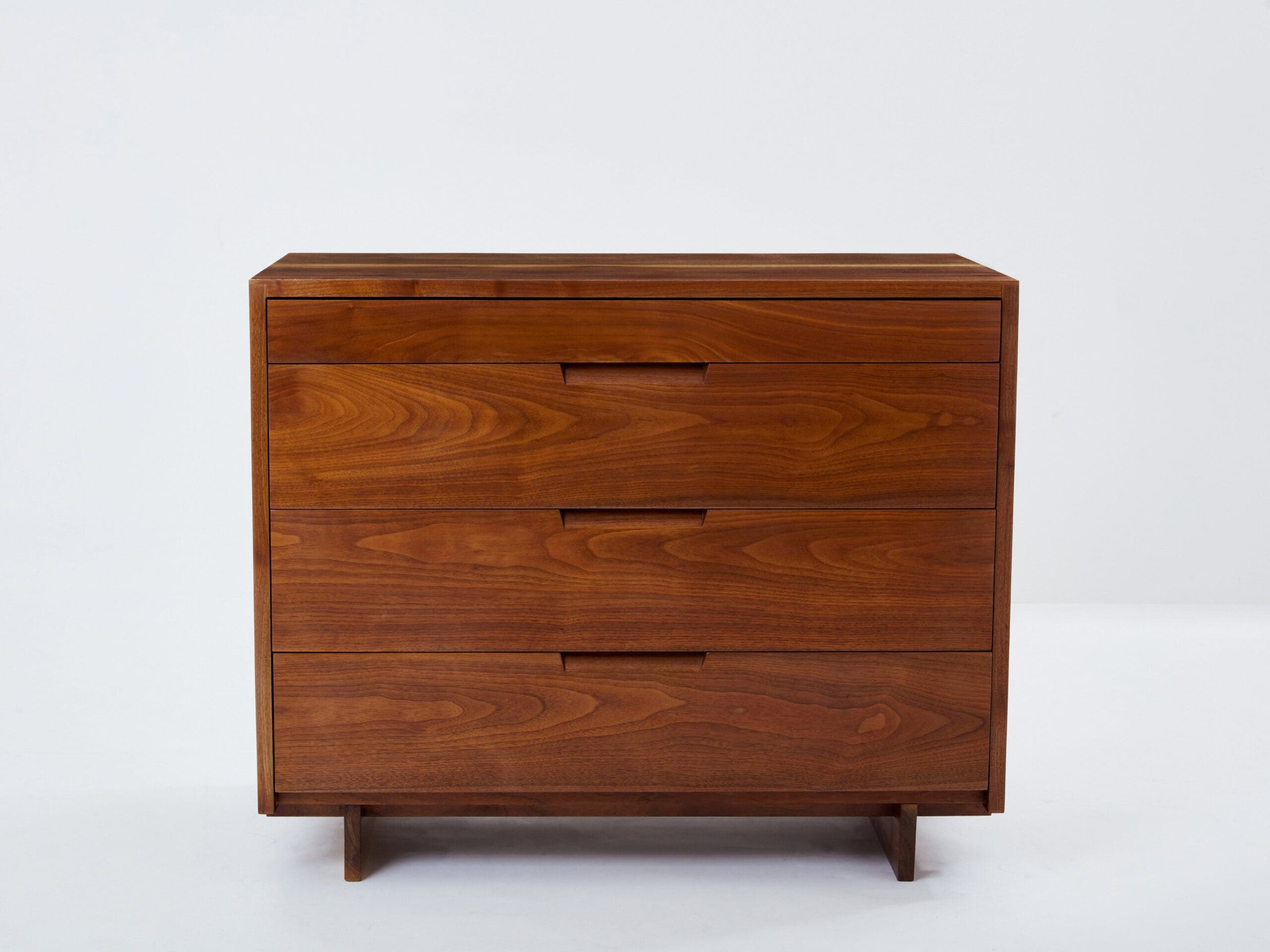 Commode en noyer noir américain de George Nakashima, 1955