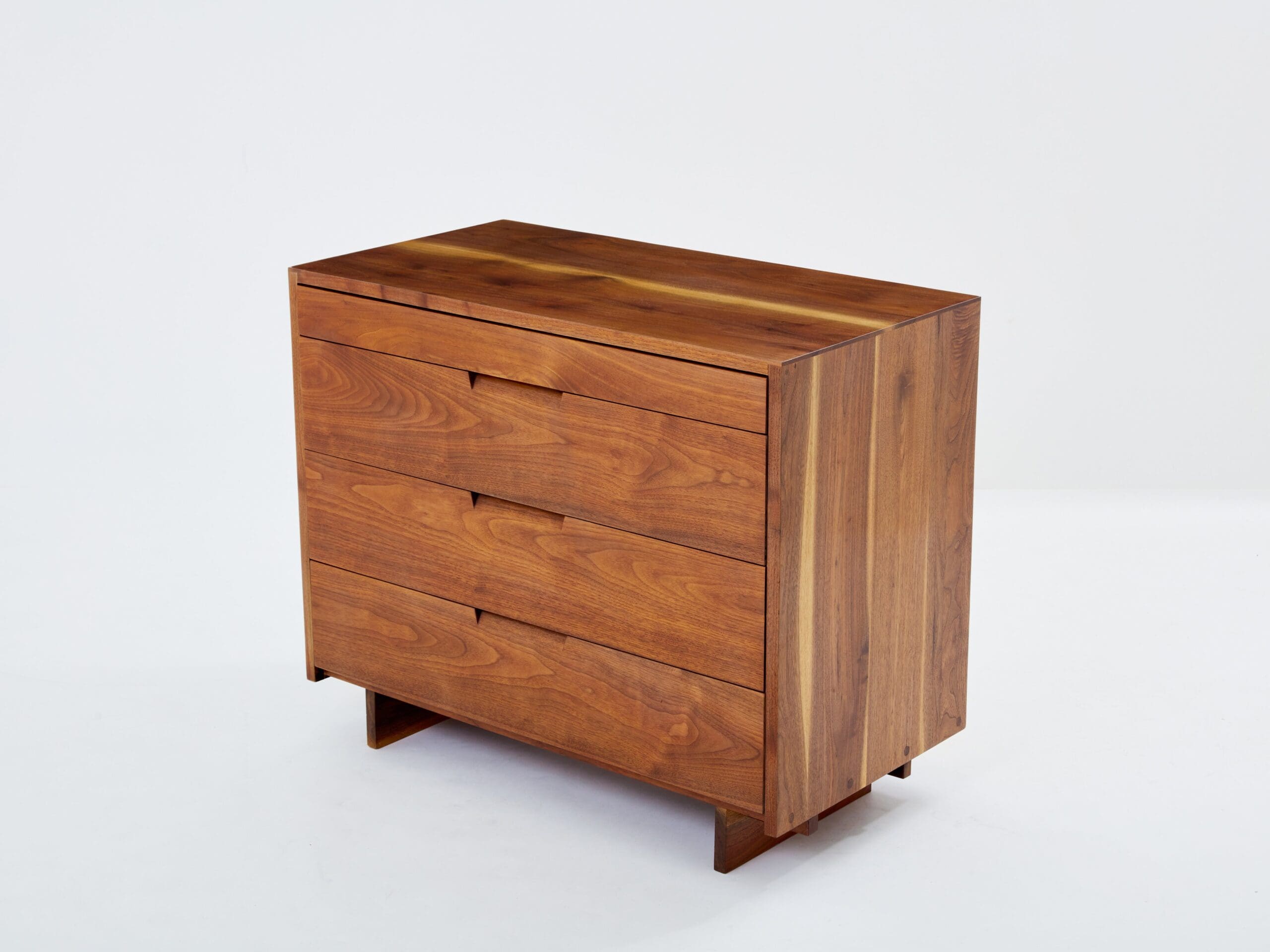 Commode en noyer noir américain de George Nakashima, 1955