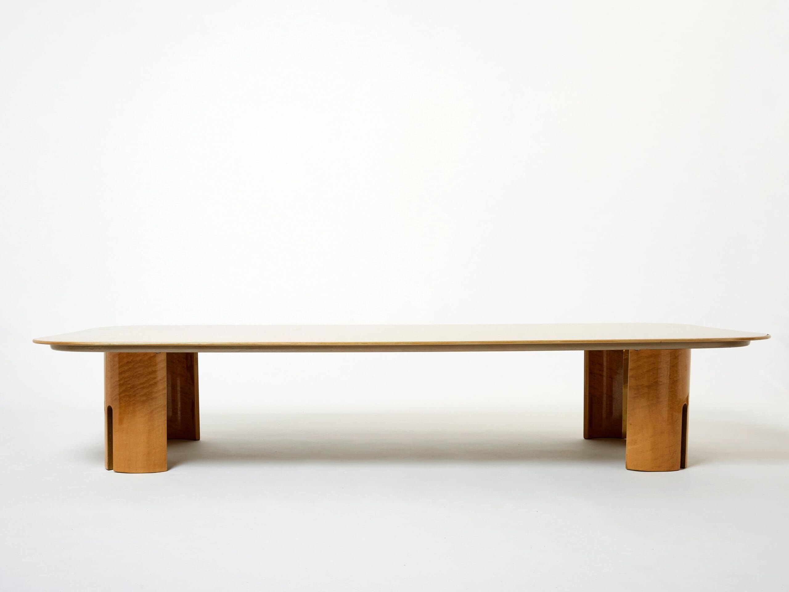 Table Basse en Érable et Laiton Signée Giovanni Offredi pour Saporiti, Années 1980