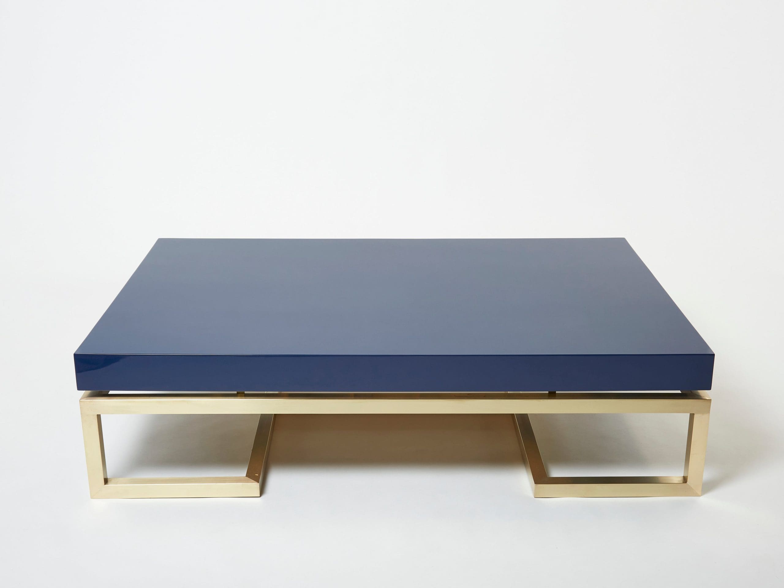 Table basse en laiton et laque bleu marine par Guy Lefevre pour Maison Jansen, fin des années 1970