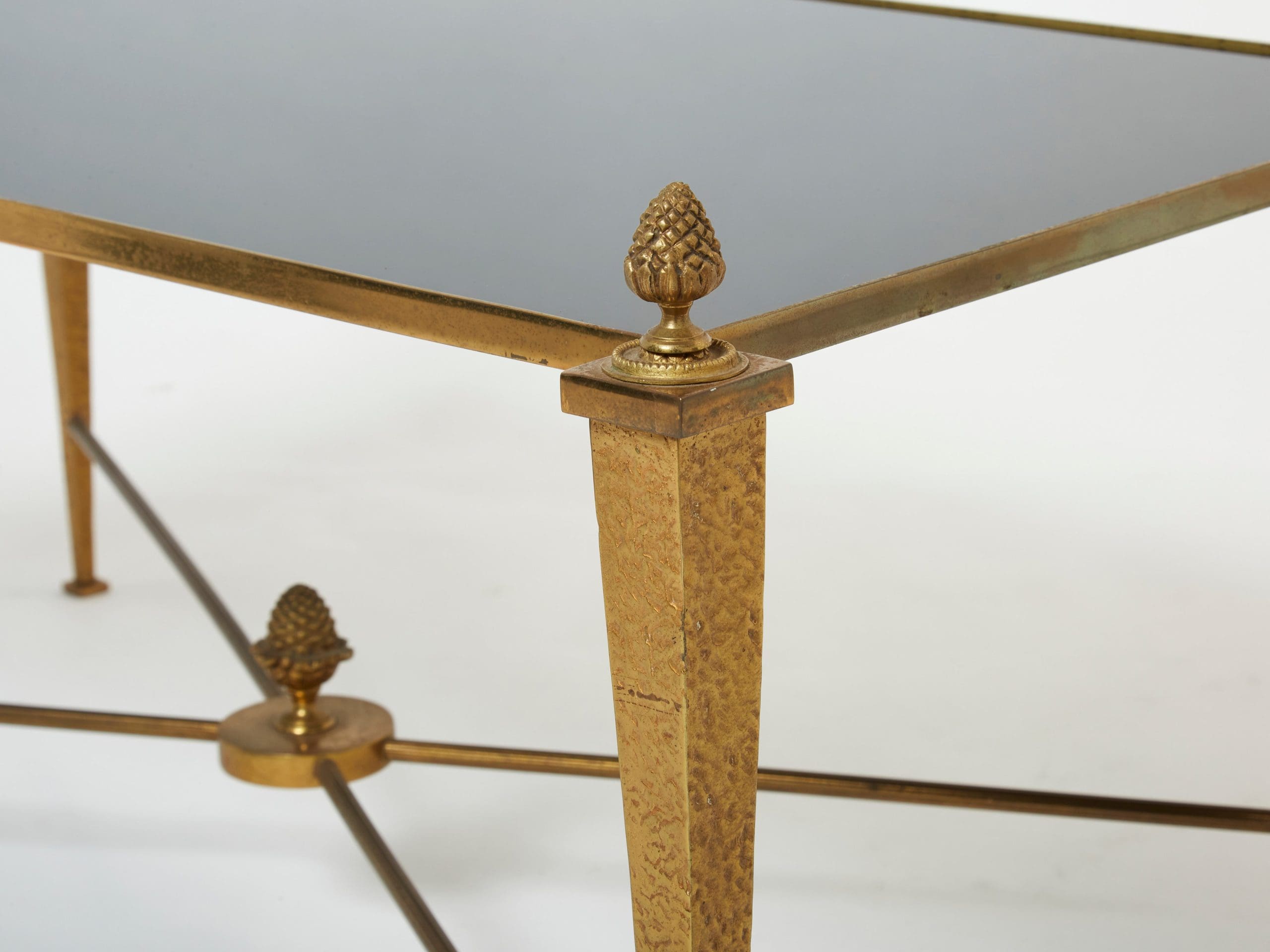 Table basse Maison Ramsay en fer forgé doré et opaline (1960s)