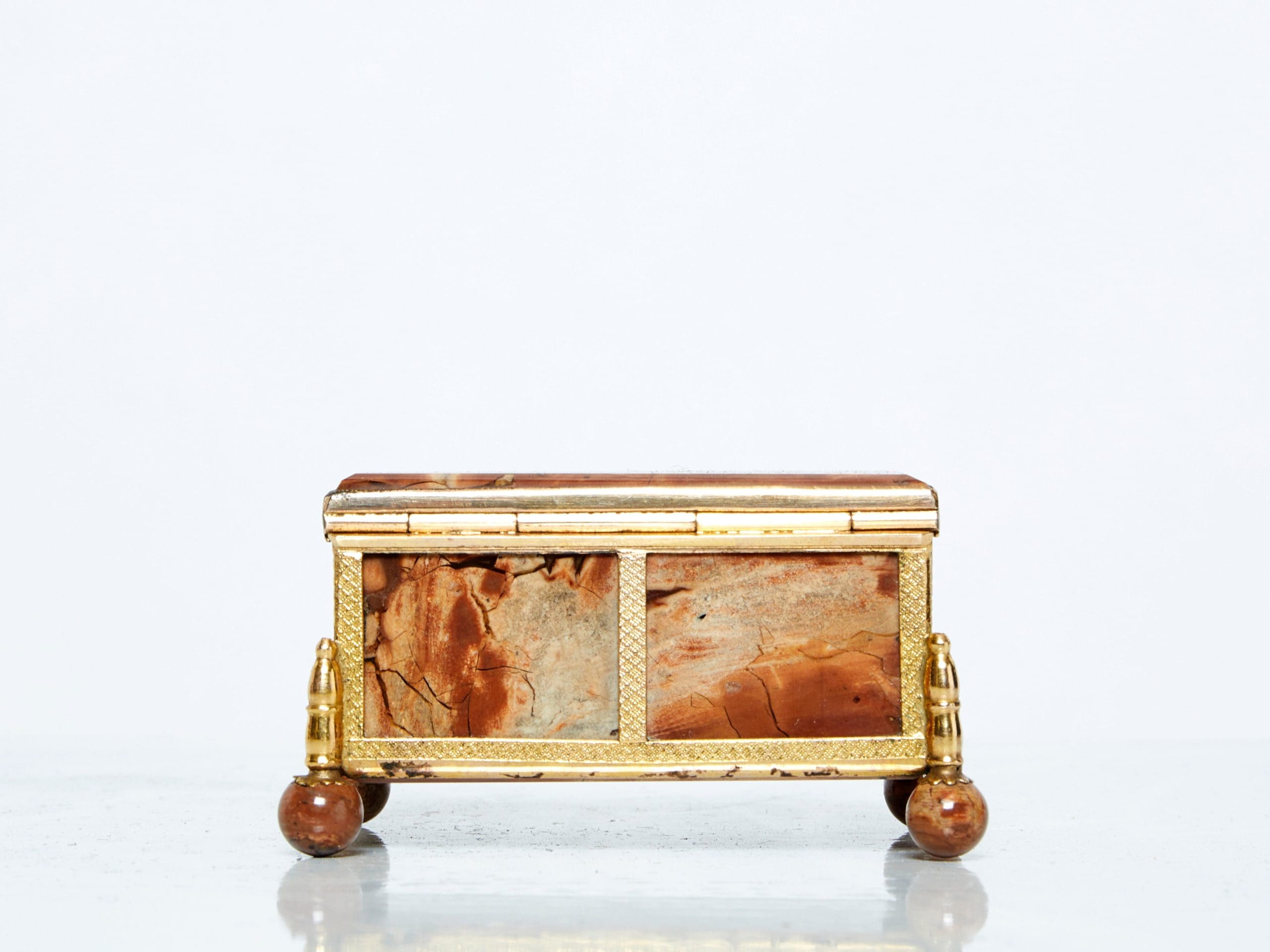 Boîte à Bijoux Napoléon III : Trésor d’Agate et de Laiton du XIXe Siècle
