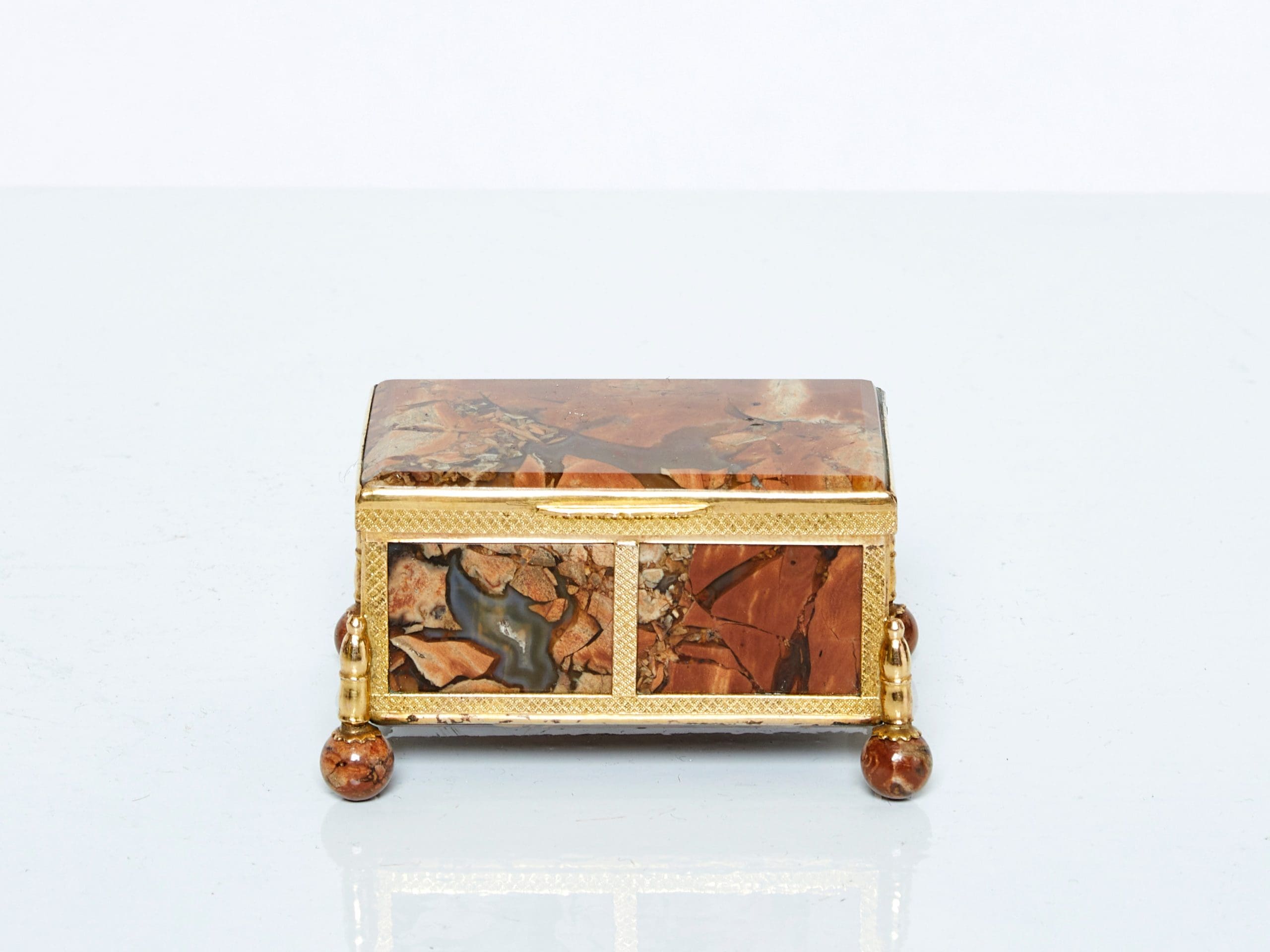 Boîte à Bijoux Napoléon III : Trésor d’Agate et de Laiton du XIXe Siècle