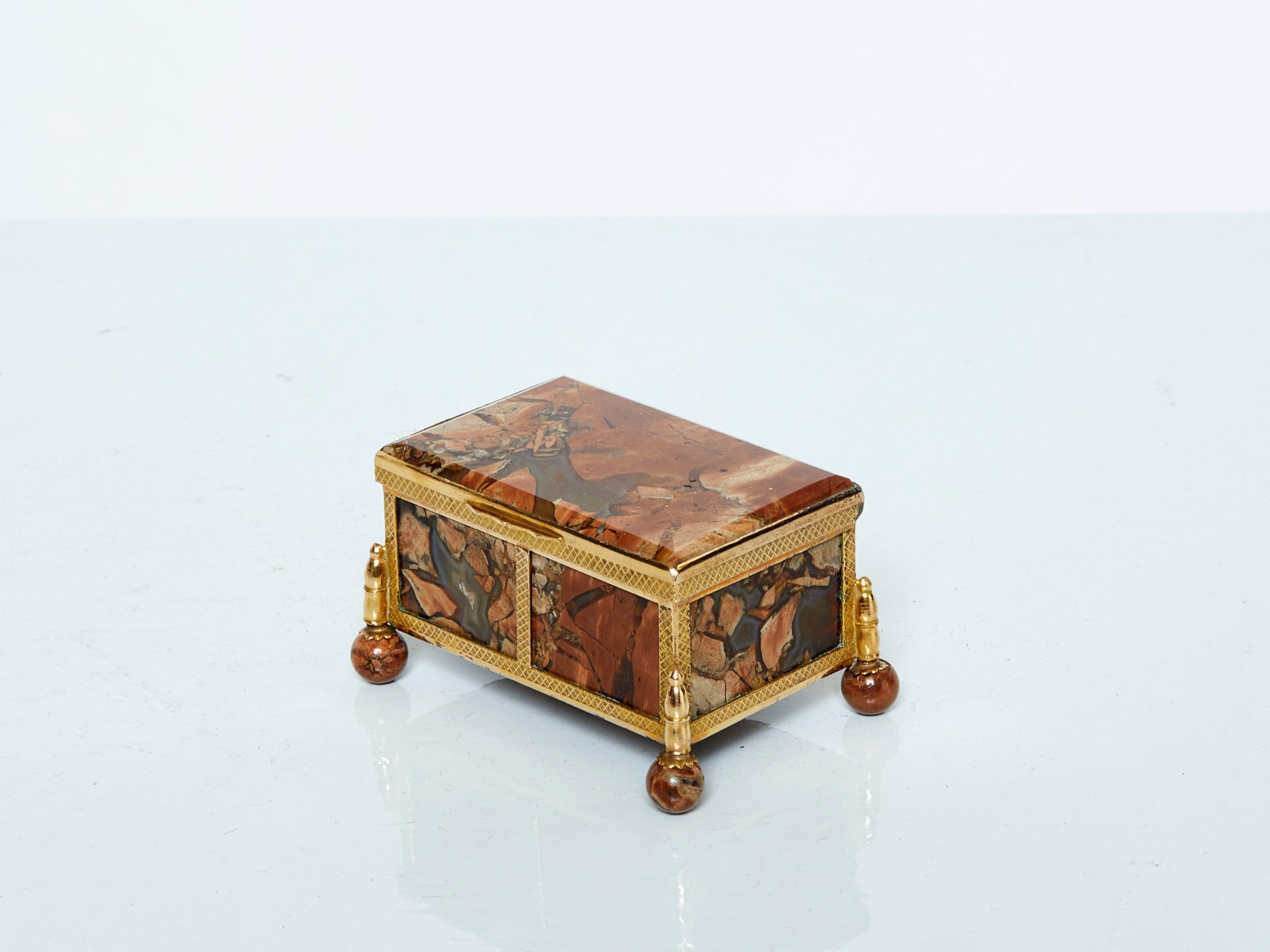 Boîte à Bijoux Napoléon III : Trésor d’Agate et de Laiton du XIXe Siècle