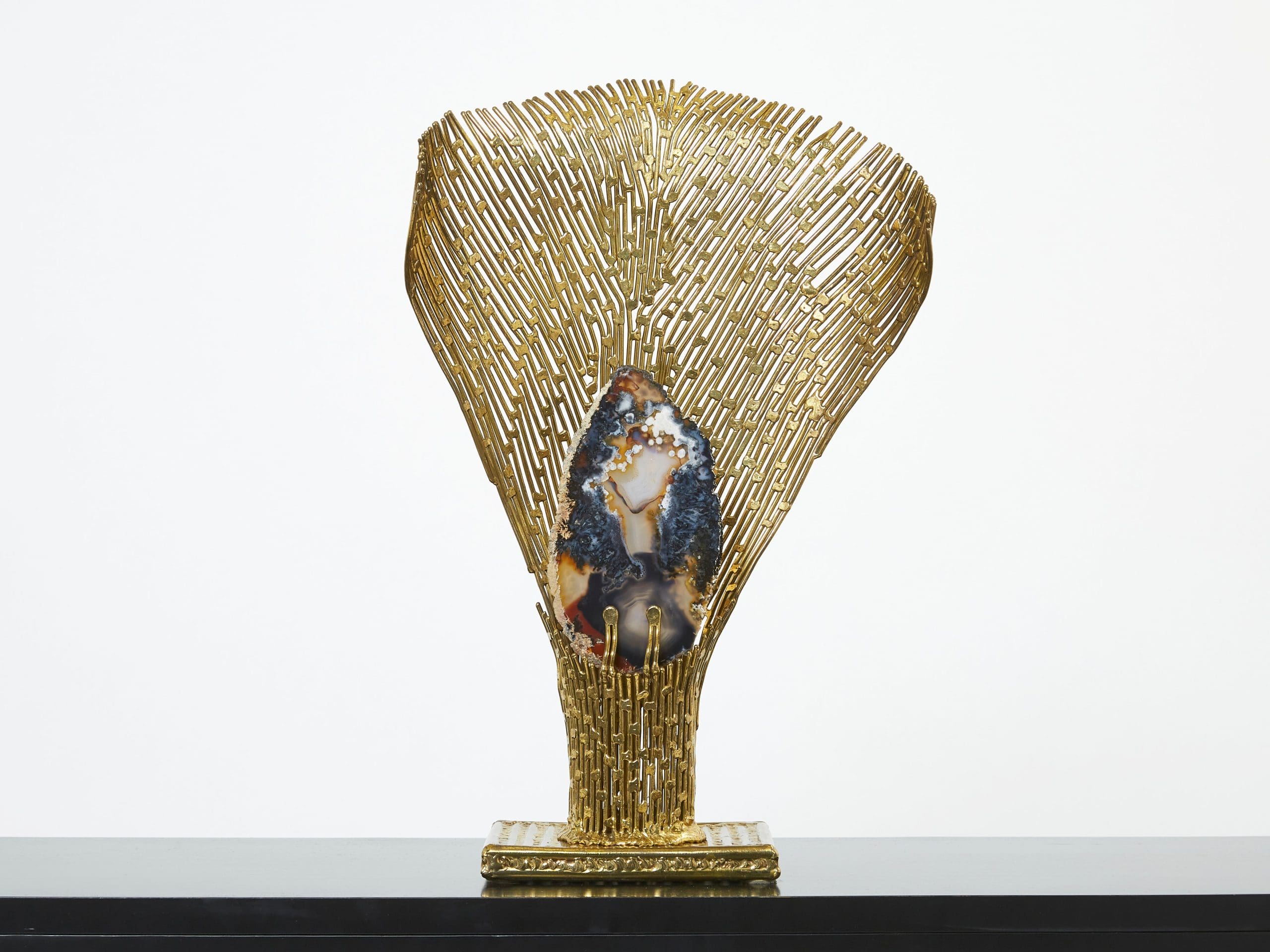 Lampe de table Henri Fernandez en laiton et agate, modèle Nefertiti, 1970