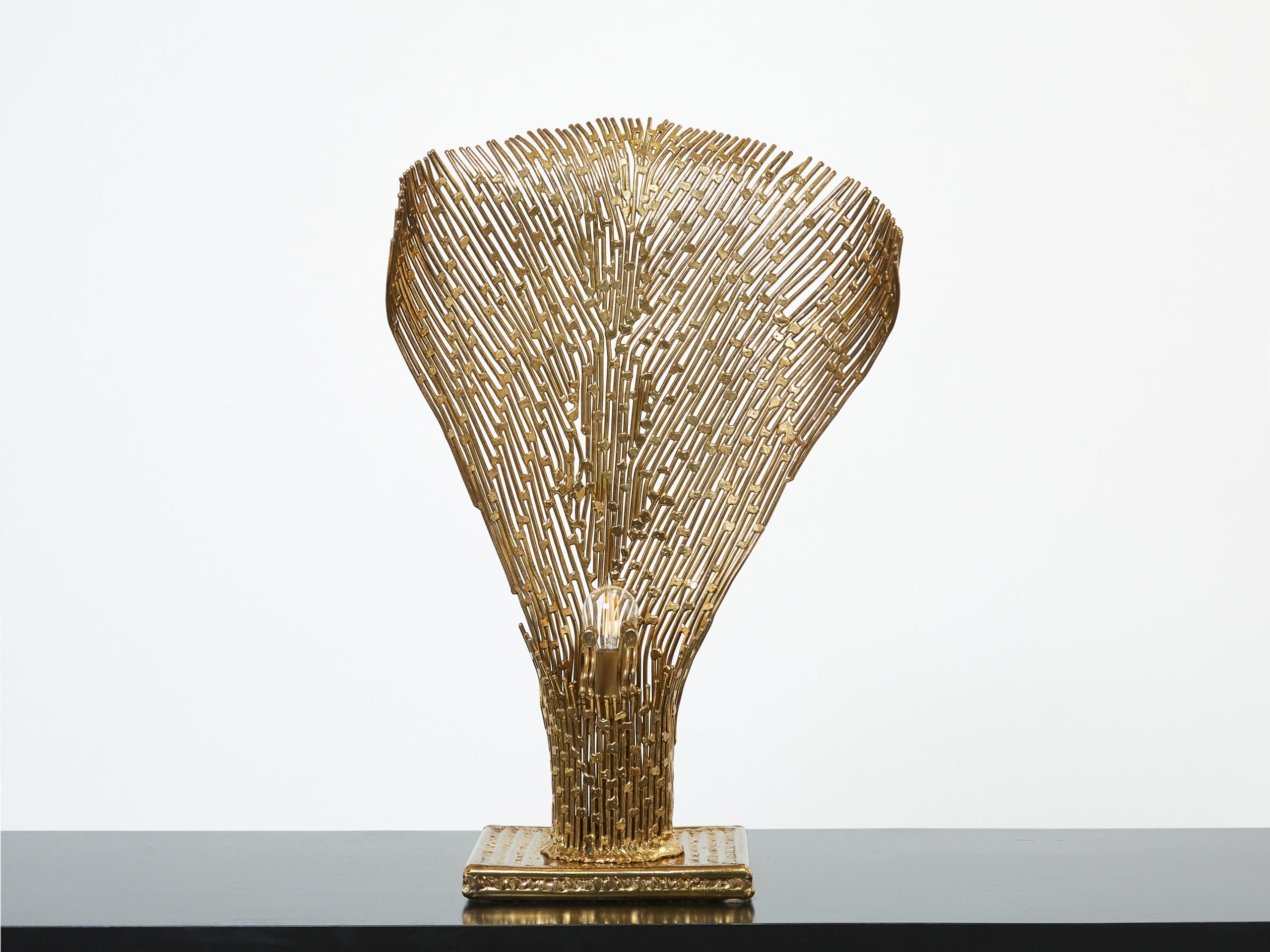 Lampe de table Henri Fernandez en laiton et agate, modèle Nefertiti, 1970