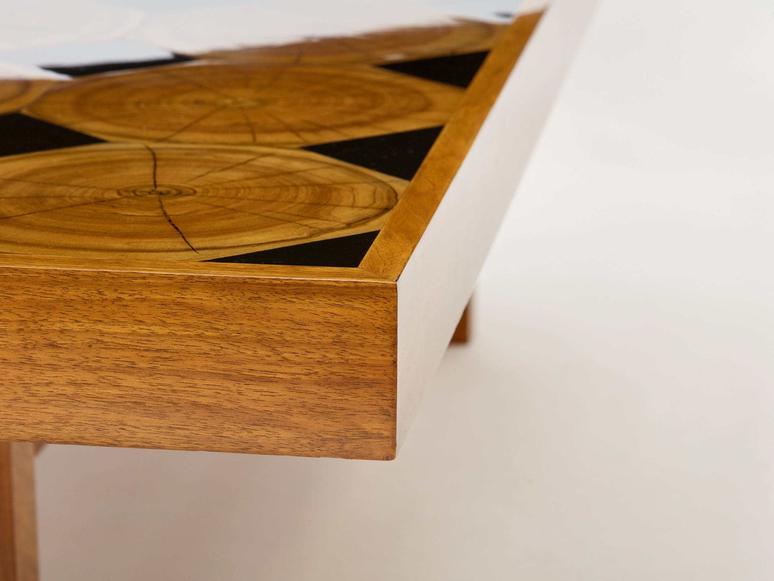 Table basse française en chêne, bois pétrifié et ardoise, années 1960