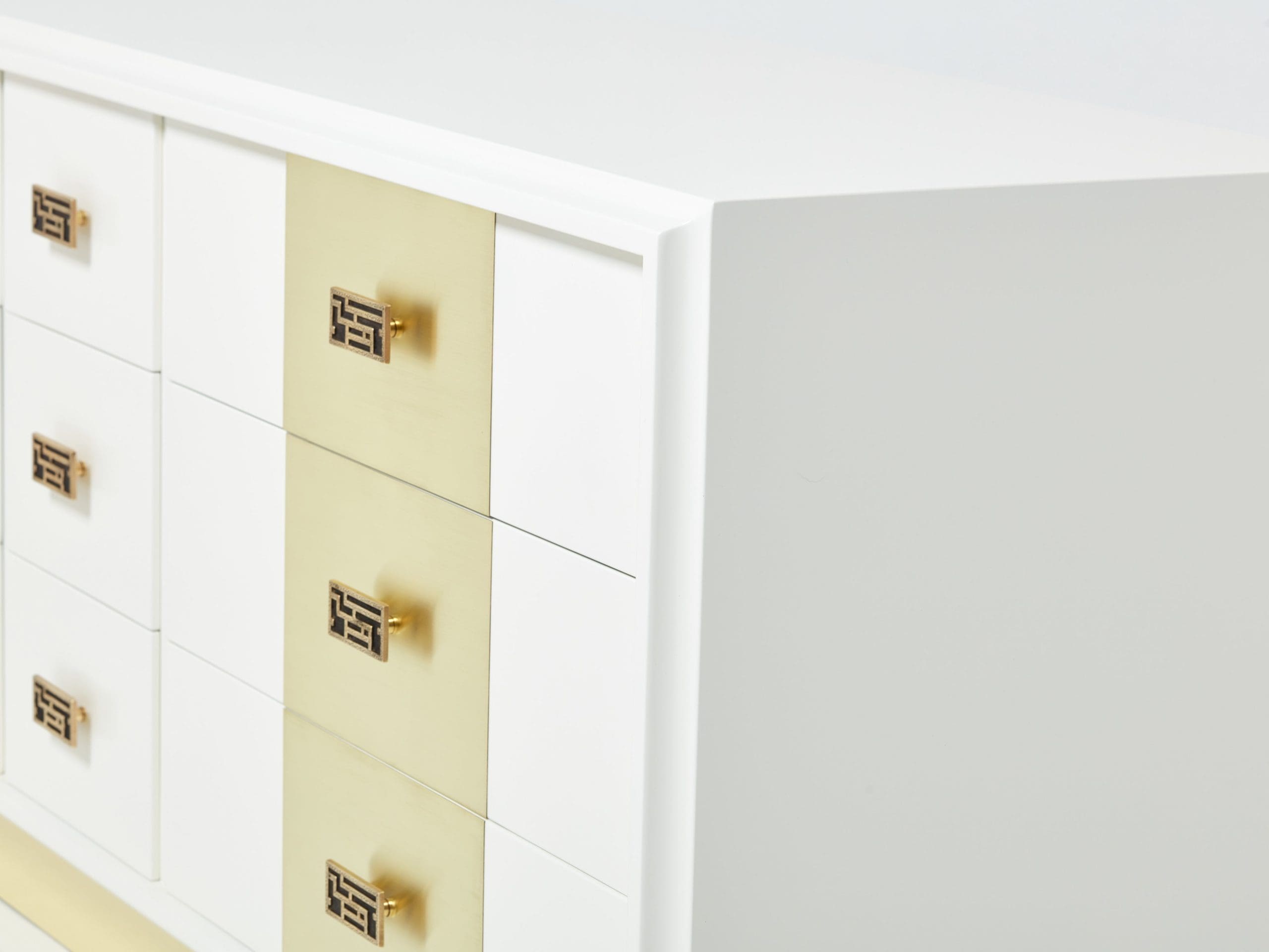 Commode en Laiton Laqué Blanc par Luciano Frigerio, 1970s