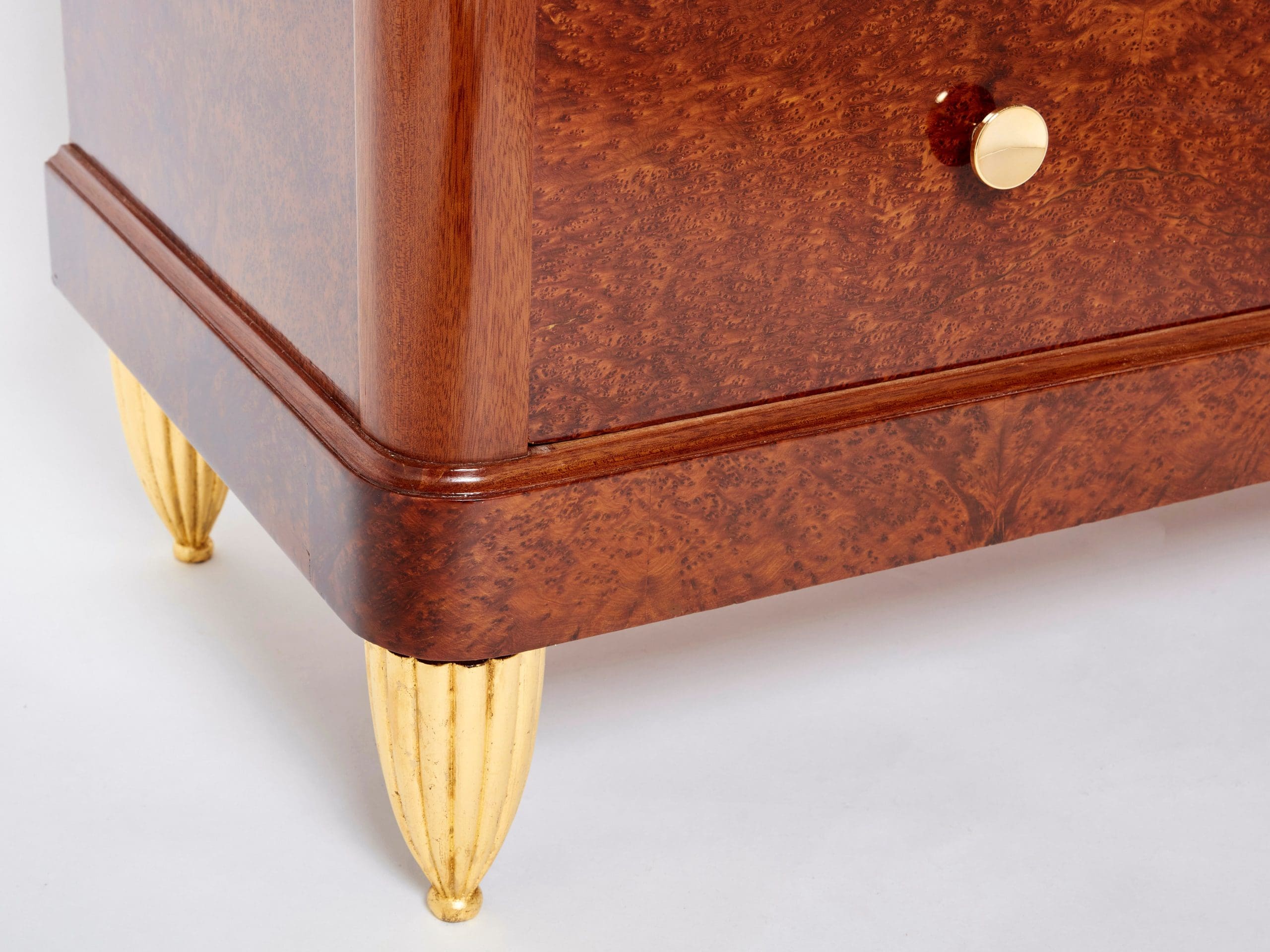 Commode Art Déco en Loupe d’Amboyne, Attribuée à Maurice Dufrène, Années 1940