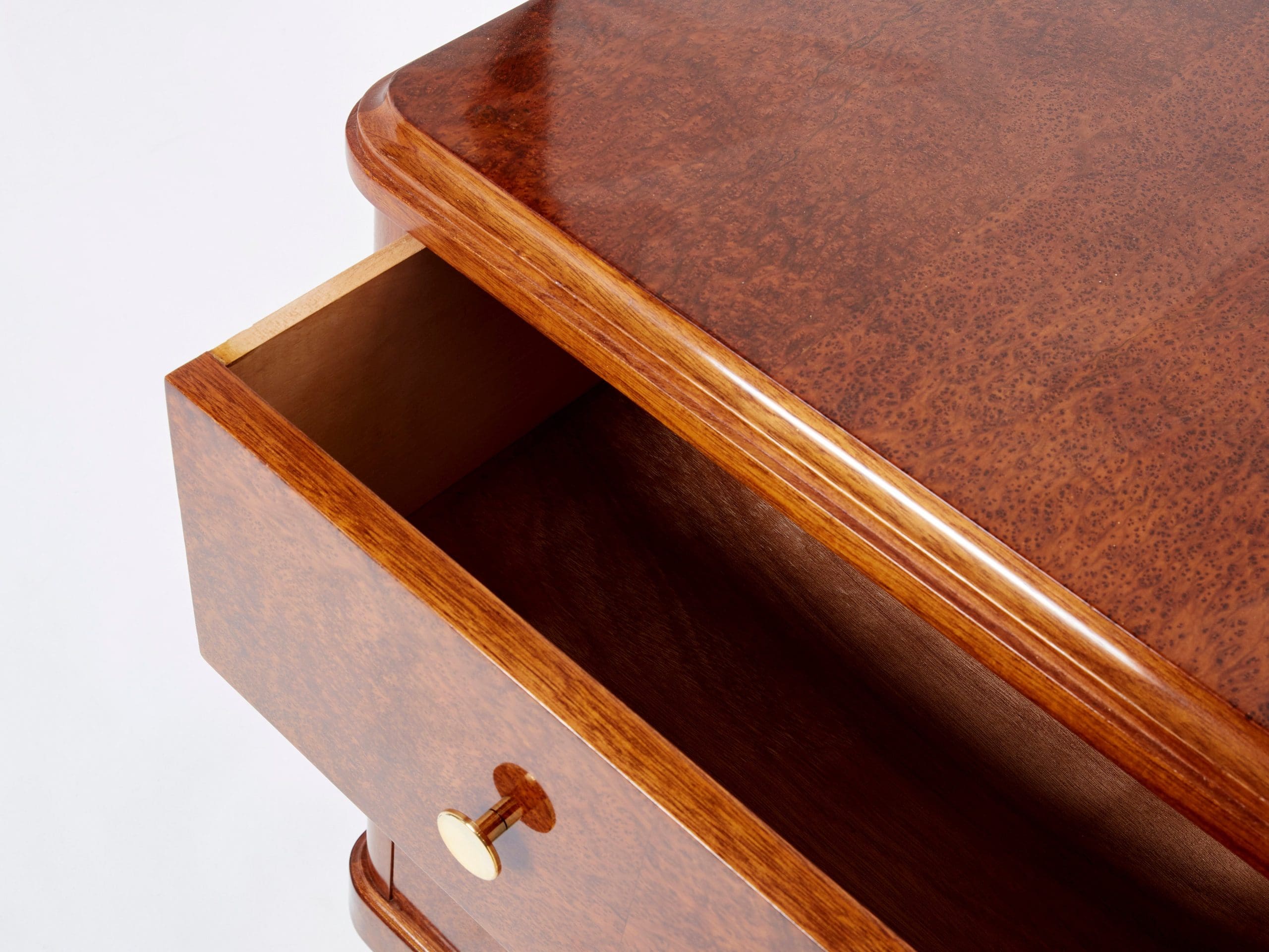 Commode Art Déco en Loupe d’Amboyne, Attribuée à Maurice Dufrène, Années 1940