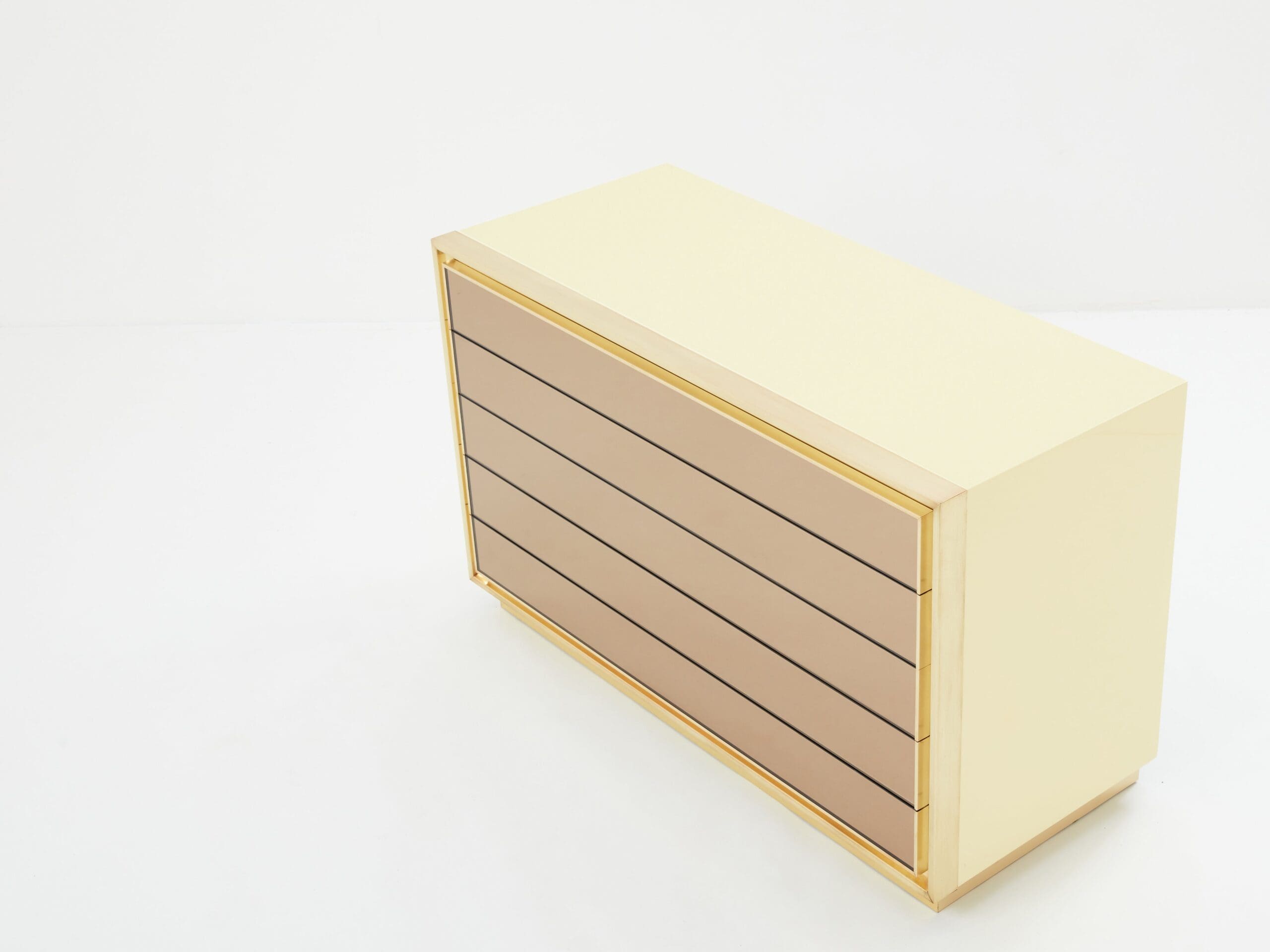 Commode en Laque Crème et Laiton par Maison Jansen, Années 1970